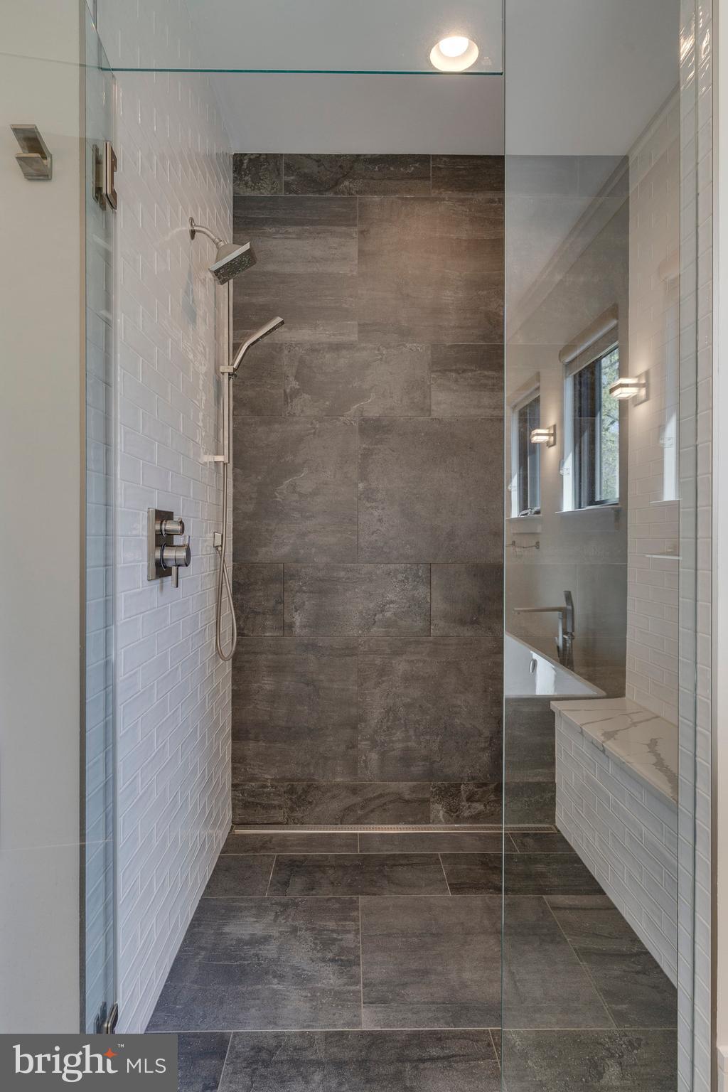 GREENWICH FOREST - Residential