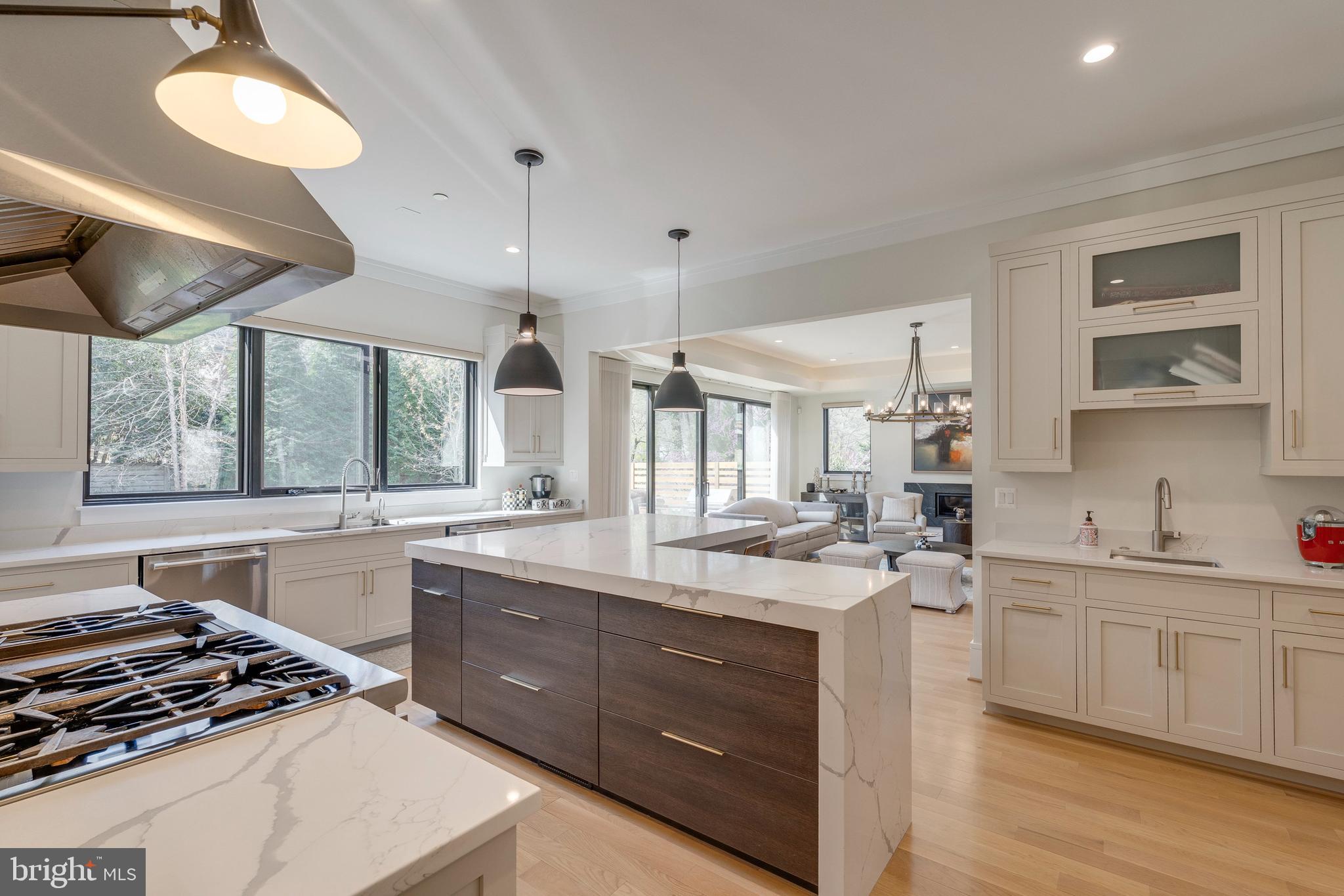 GREENWICH FOREST - Residential