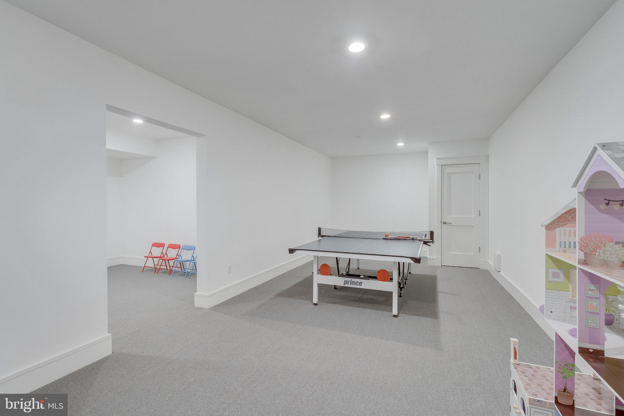 GREENWICH FOREST - Residential