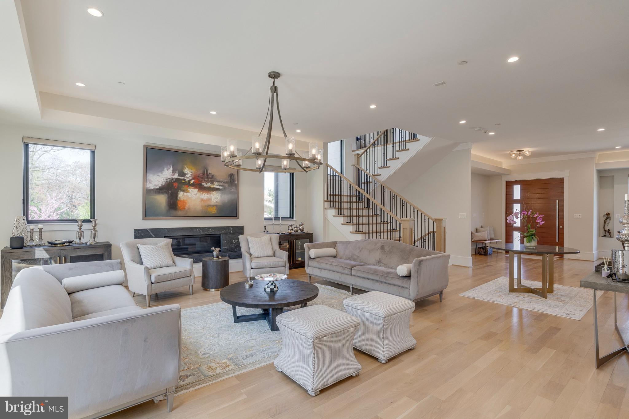 GREENWICH FOREST - Residential