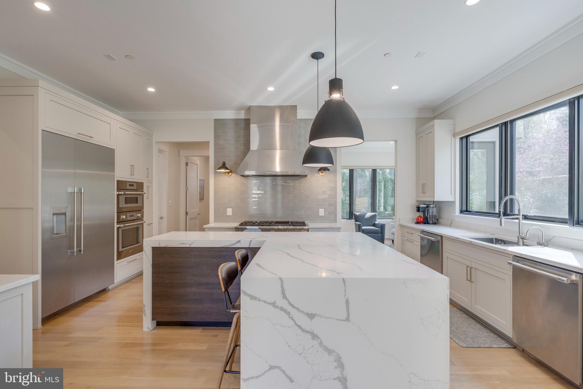 GREENWICH FOREST - Residential