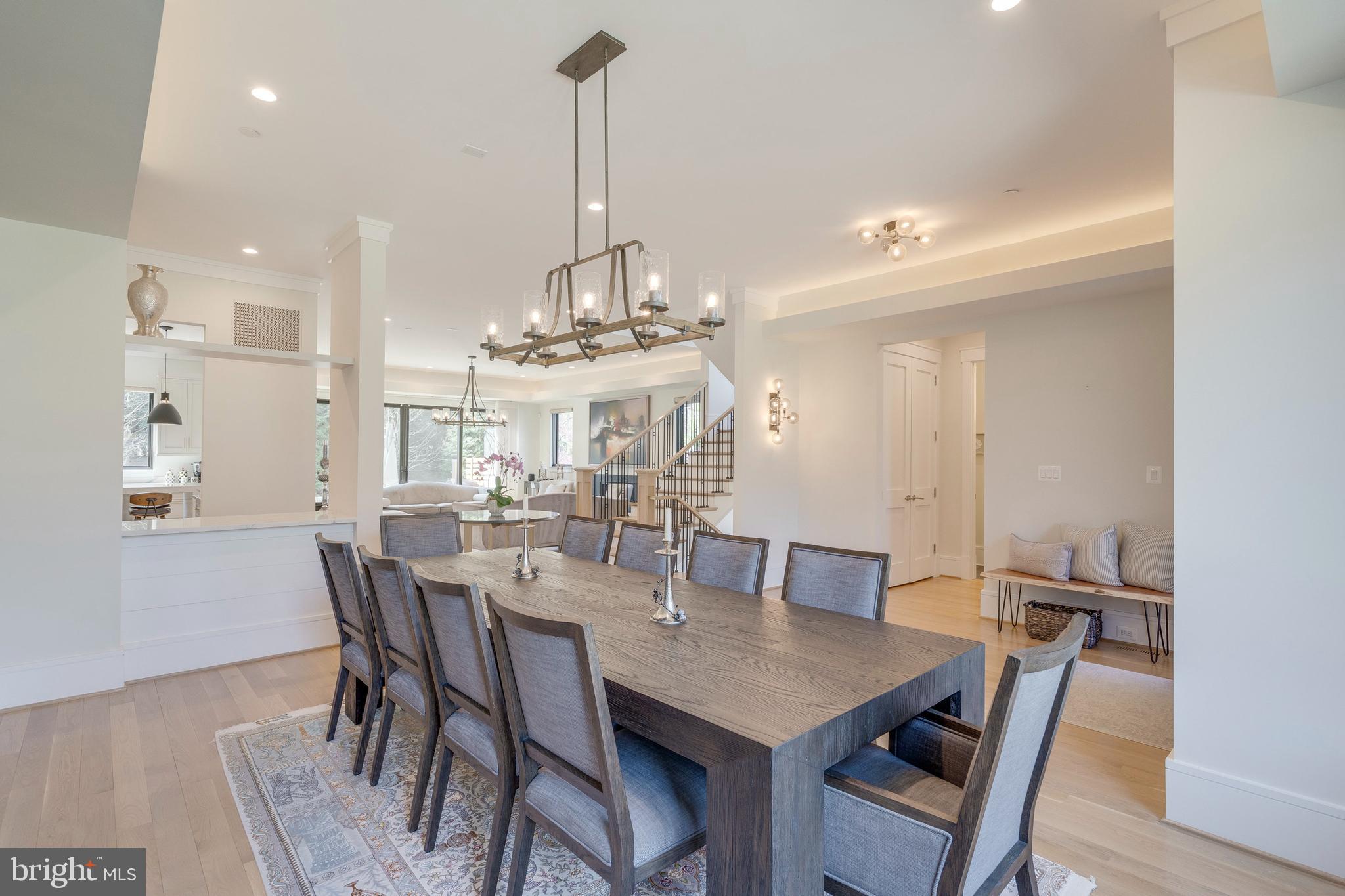 GREENWICH FOREST - Residential