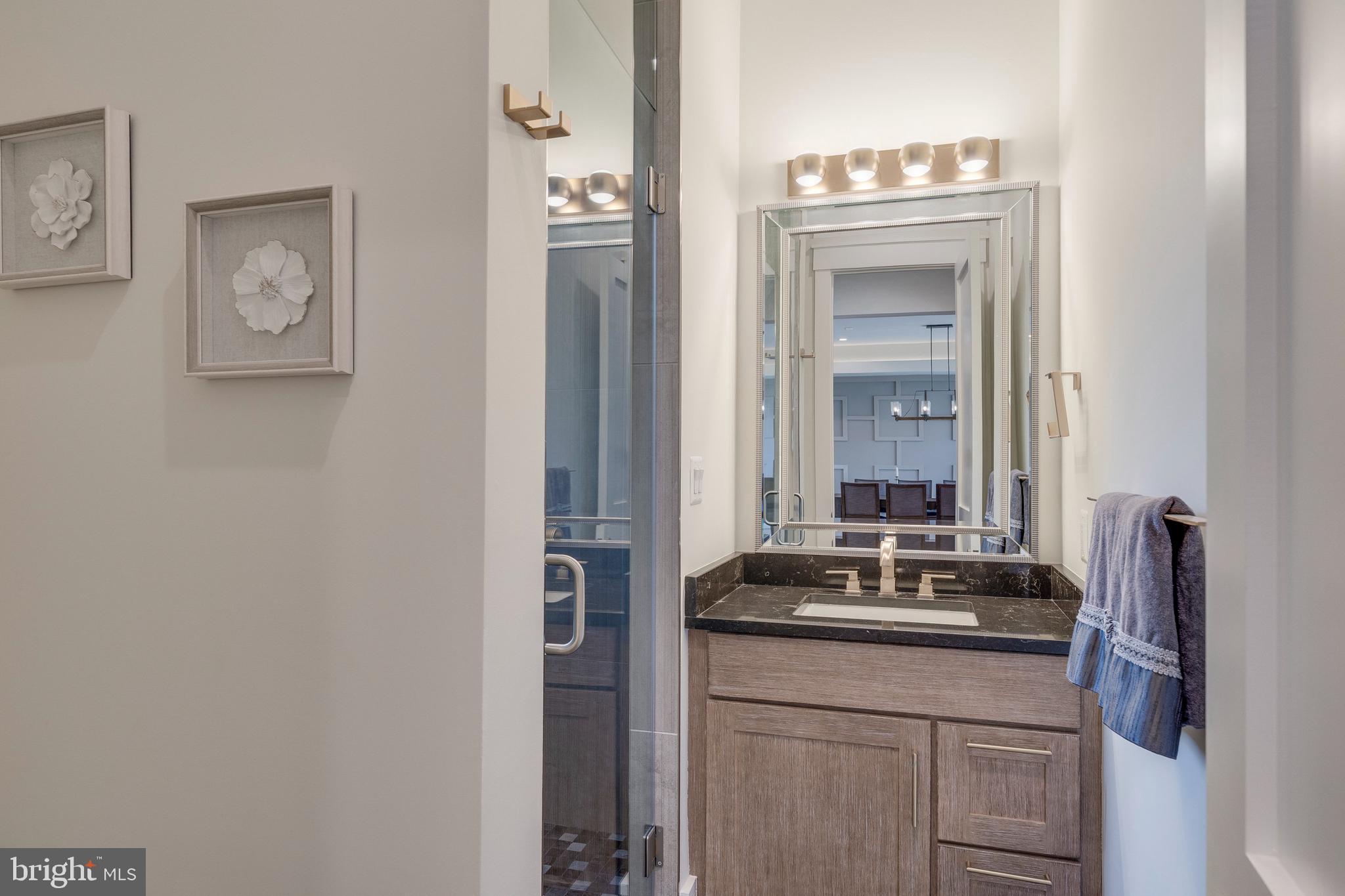 GREENWICH FOREST - Residential