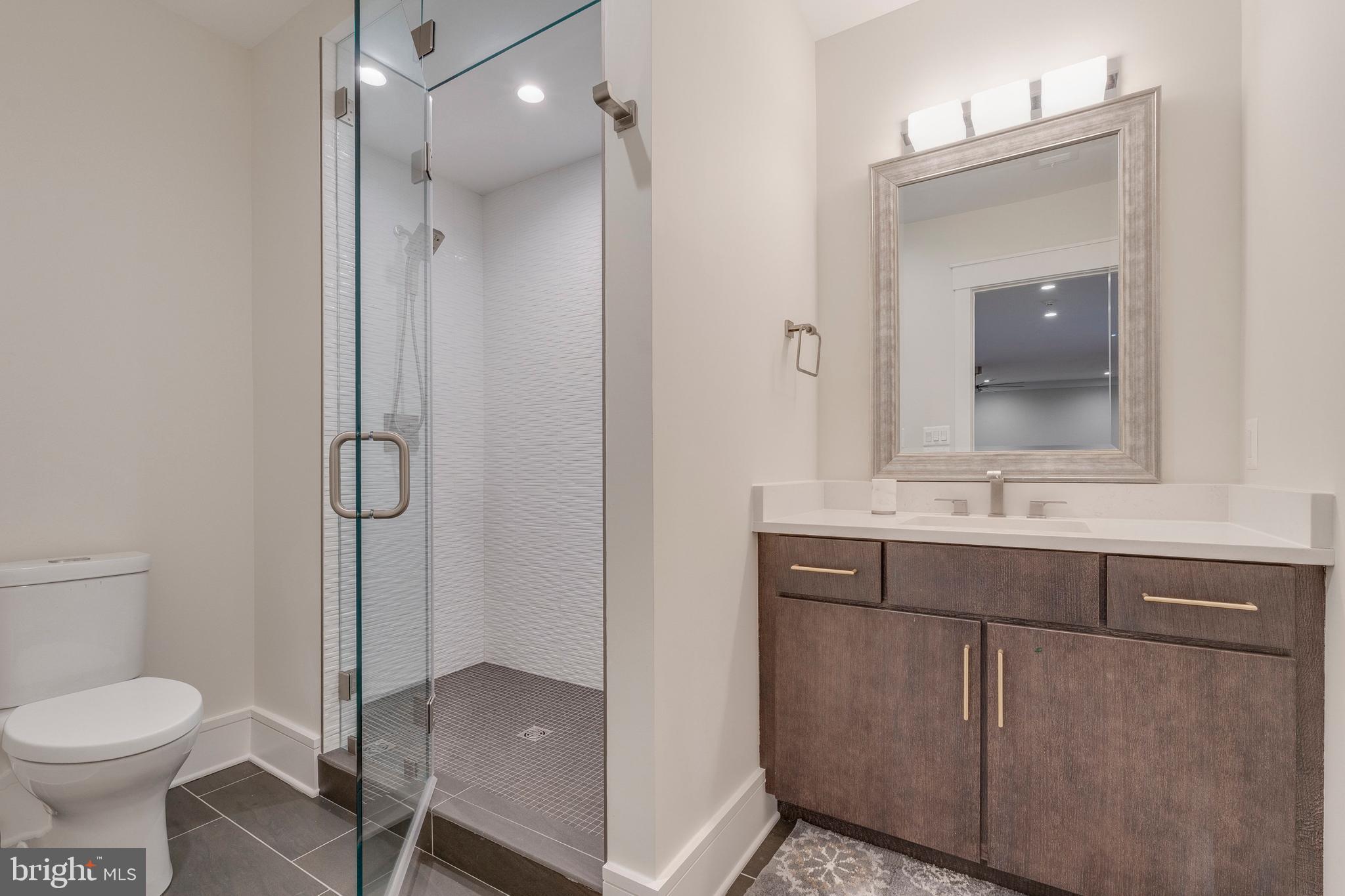 GREENWICH FOREST - Residential