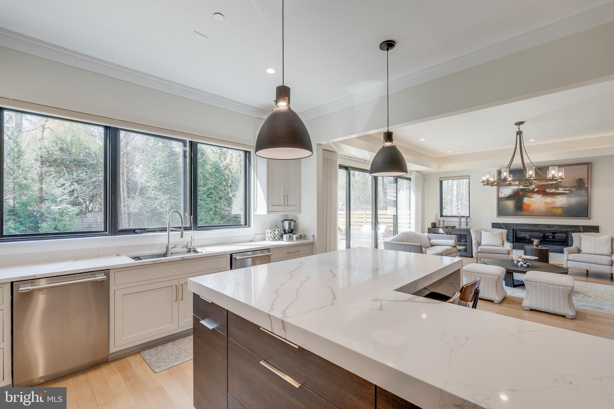 GREENWICH FOREST - Residential