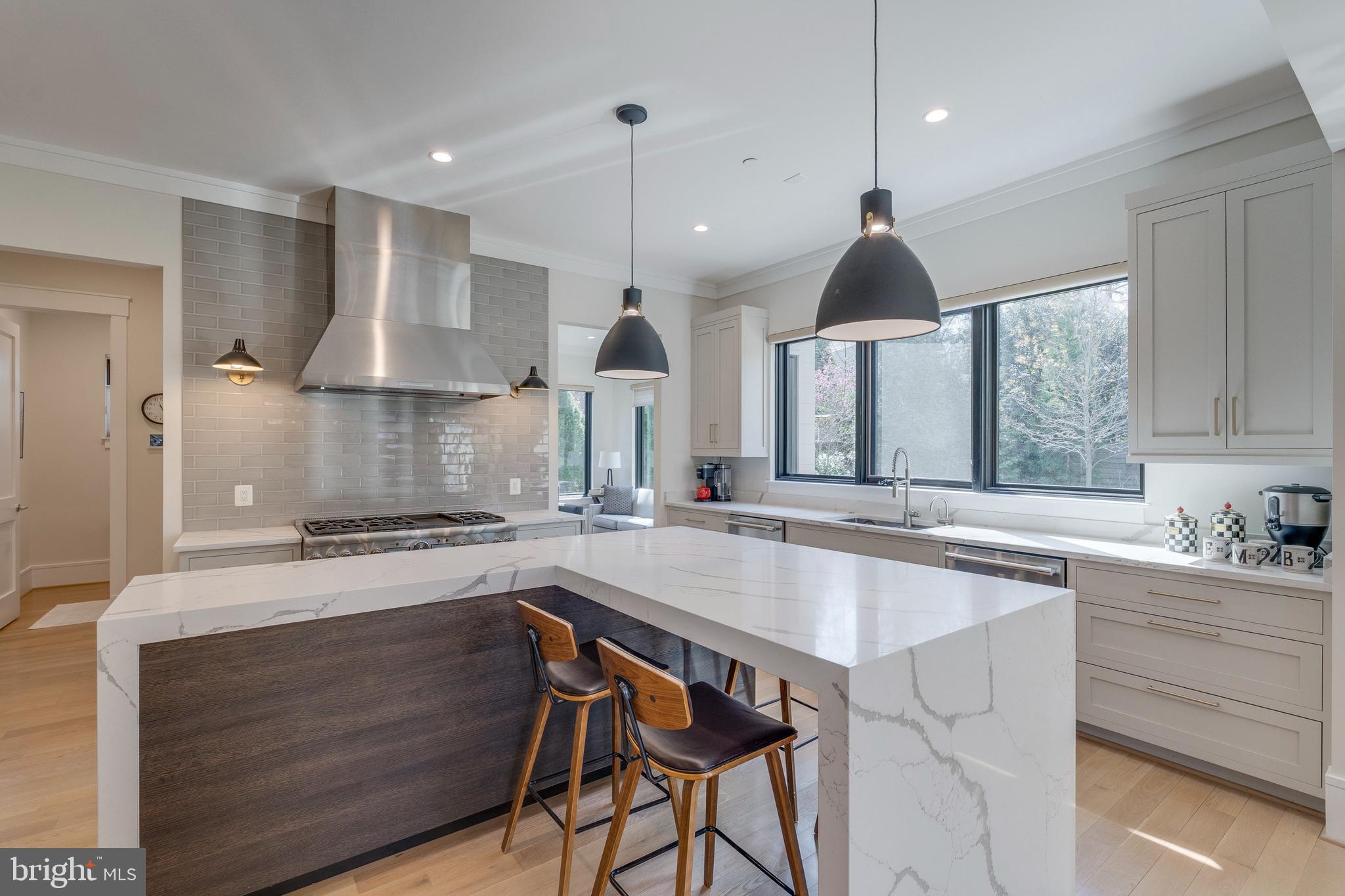 GREENWICH FOREST - Residential