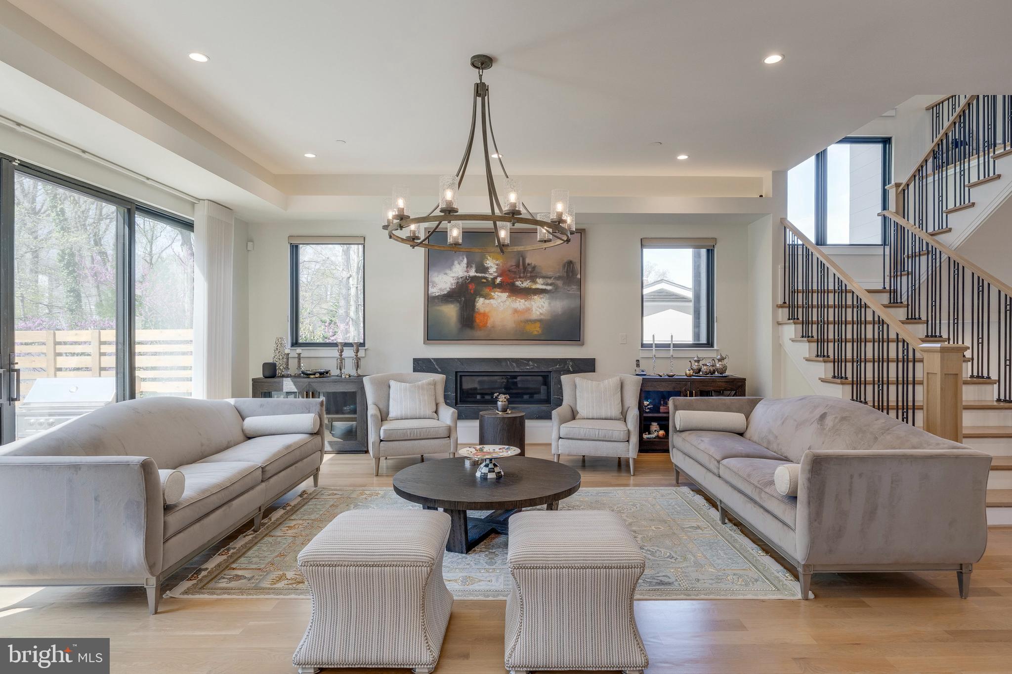 GREENWICH FOREST - Residential