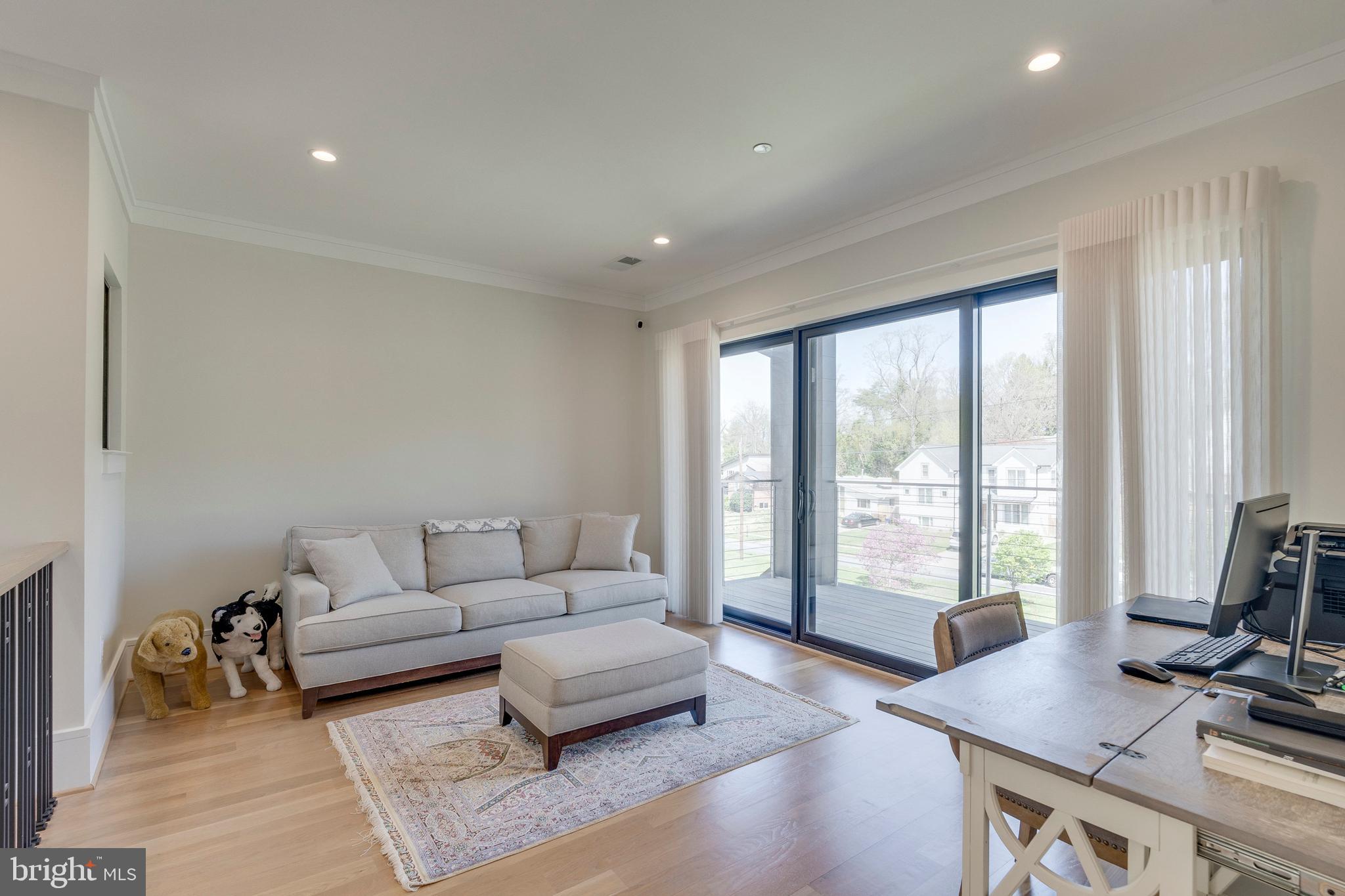 GREENWICH FOREST - Residential