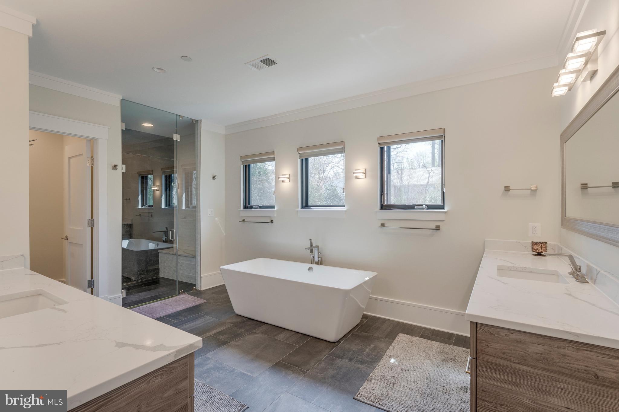 GREENWICH FOREST - Residential