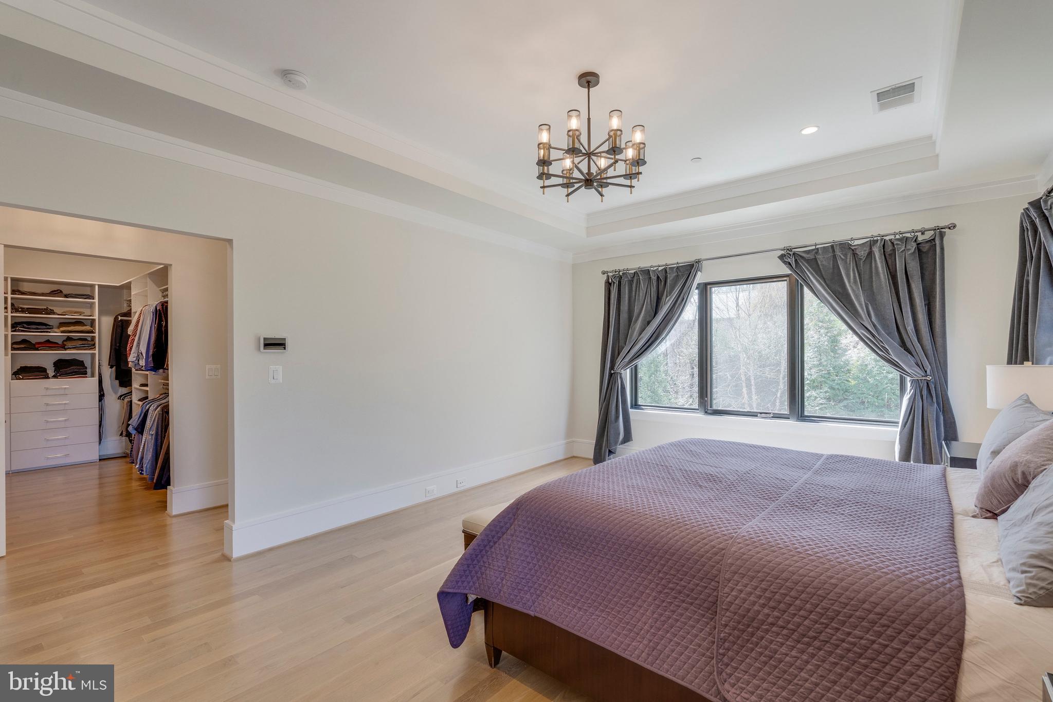 GREENWICH FOREST - Residential