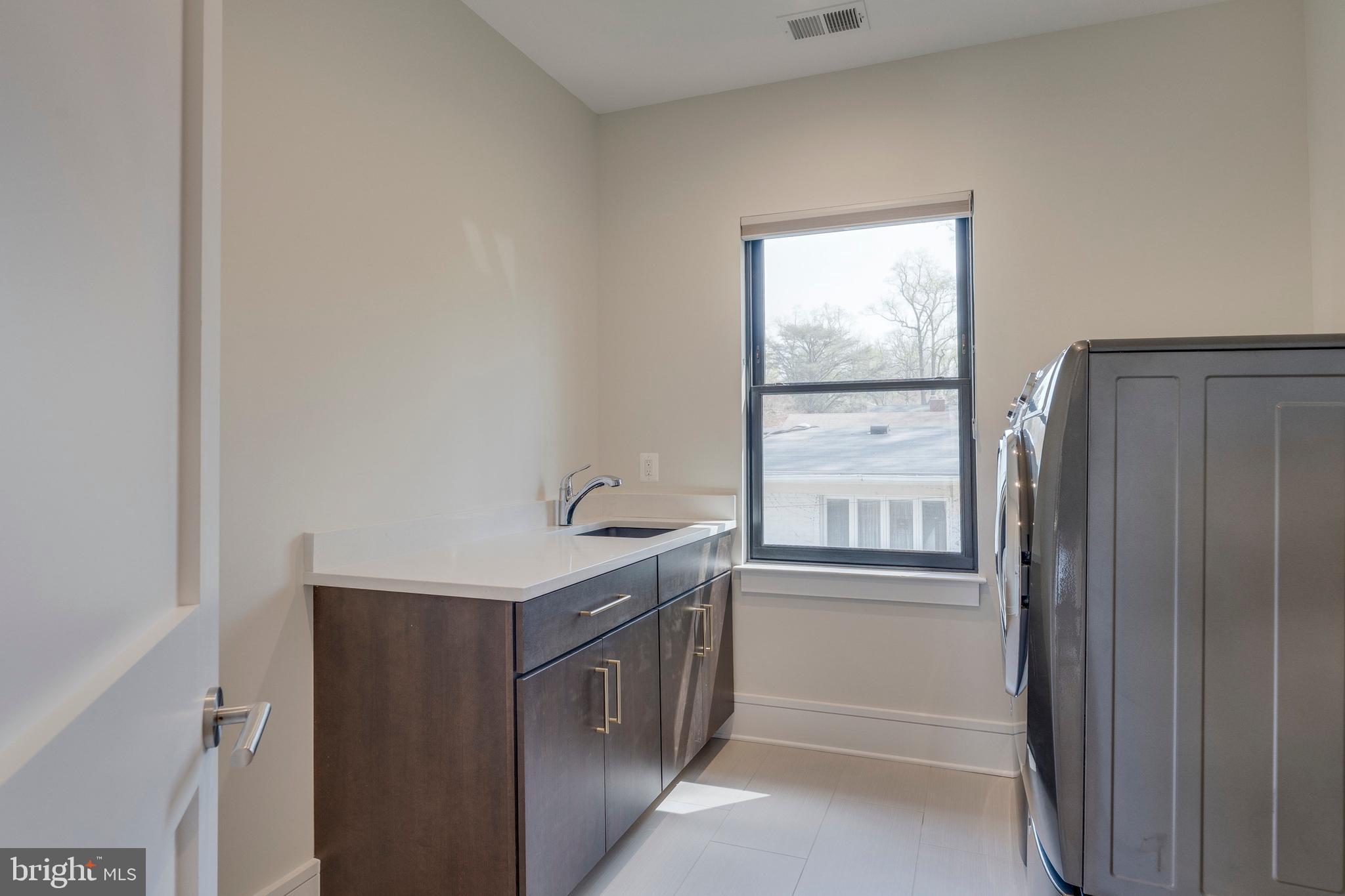 GREENWICH FOREST - Residential