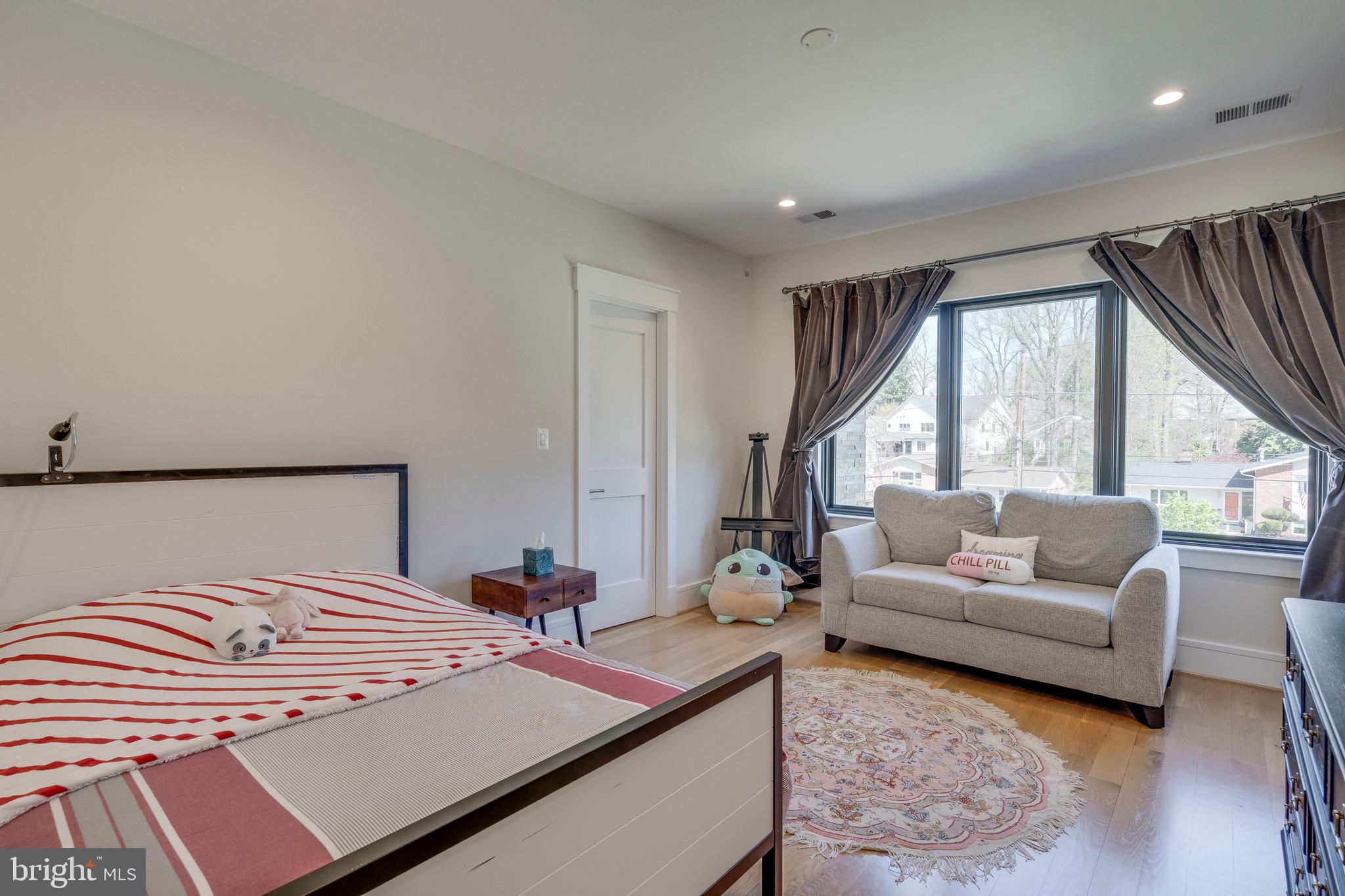 GREENWICH FOREST - Residential