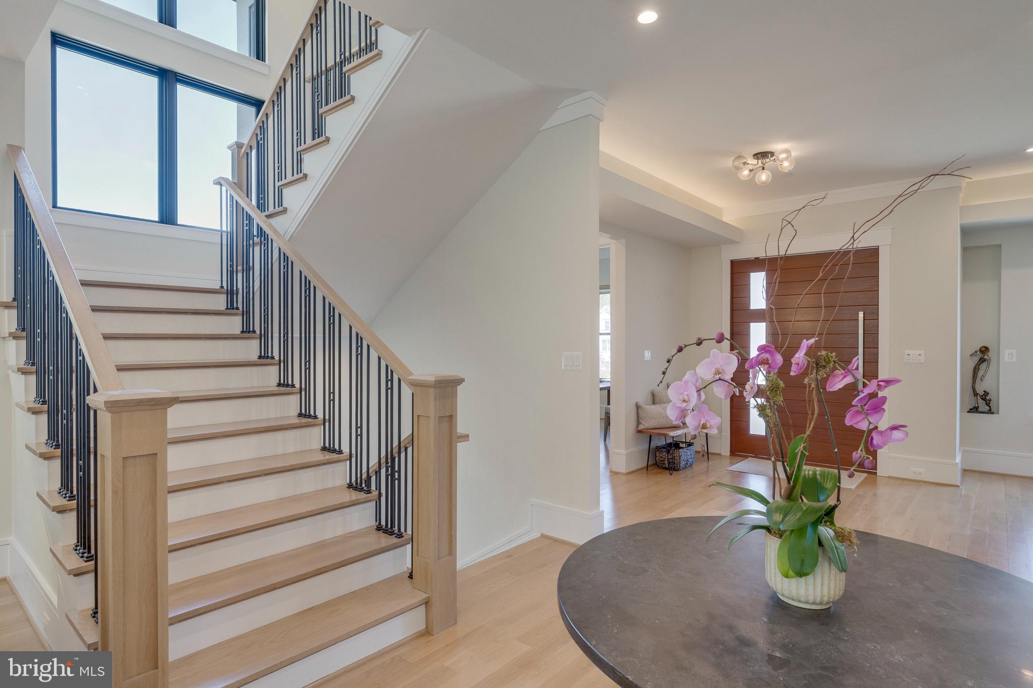 GREENWICH FOREST - Residential