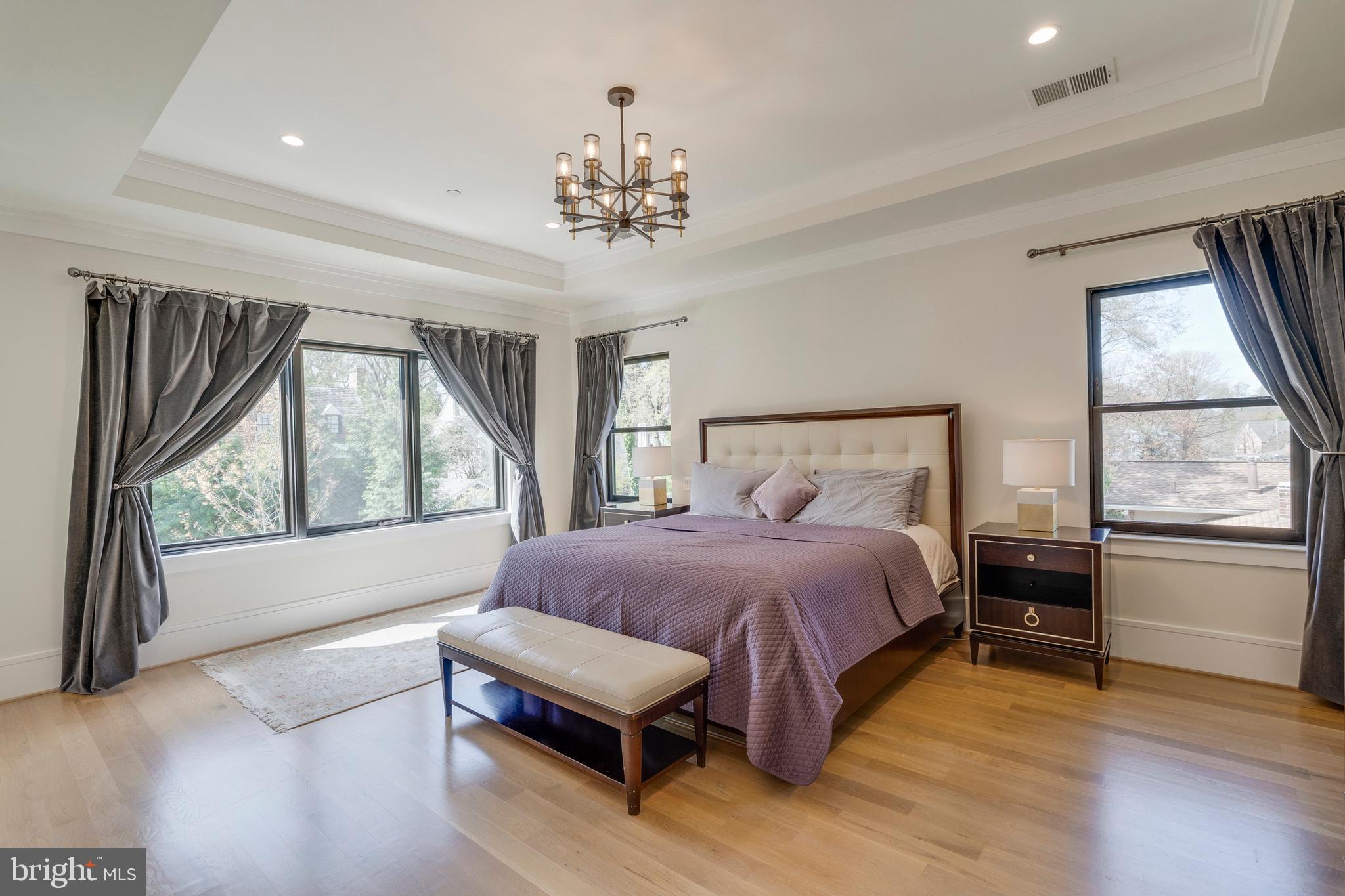 GREENWICH FOREST - Residential