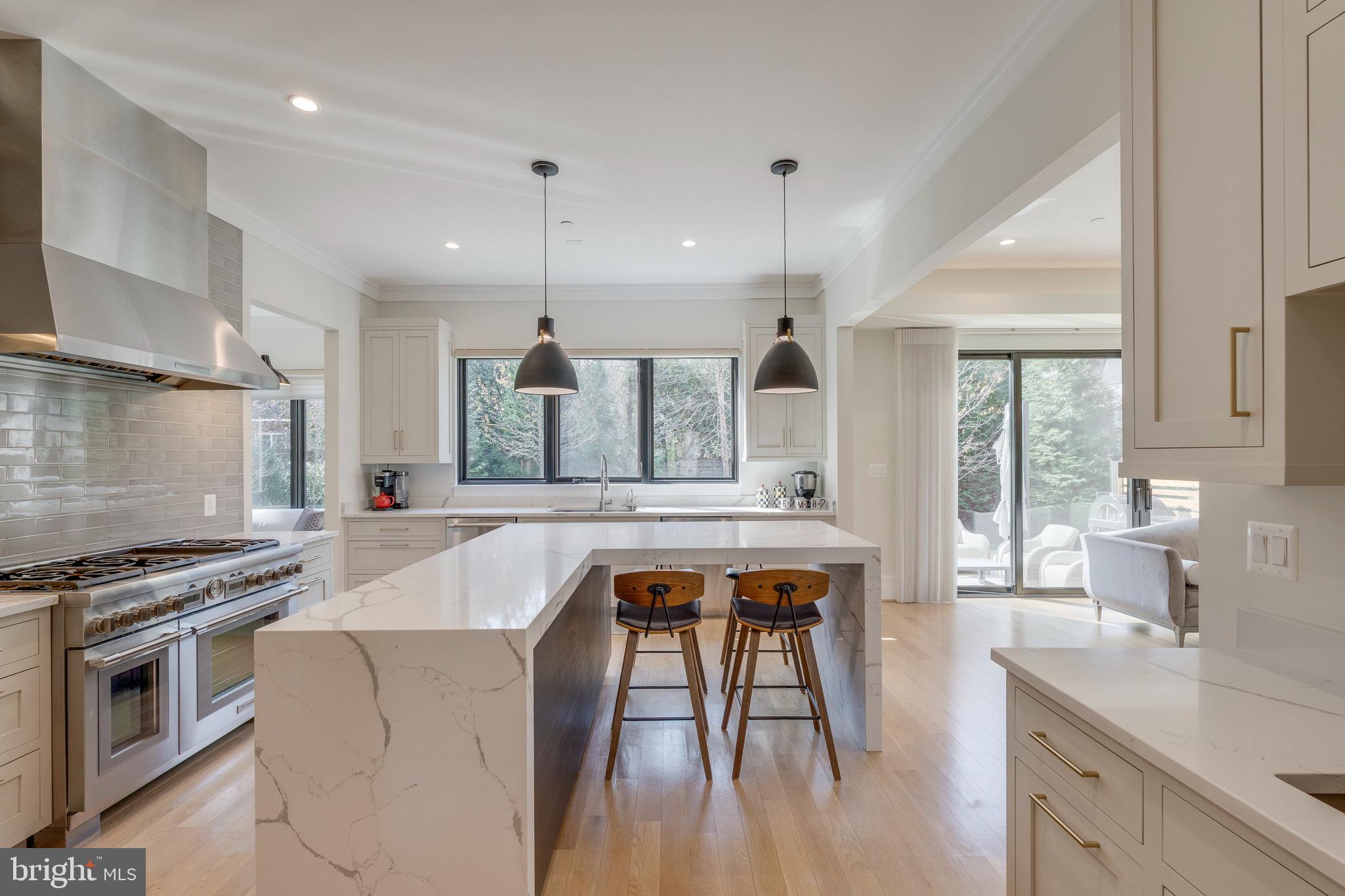 GREENWICH FOREST - Residential