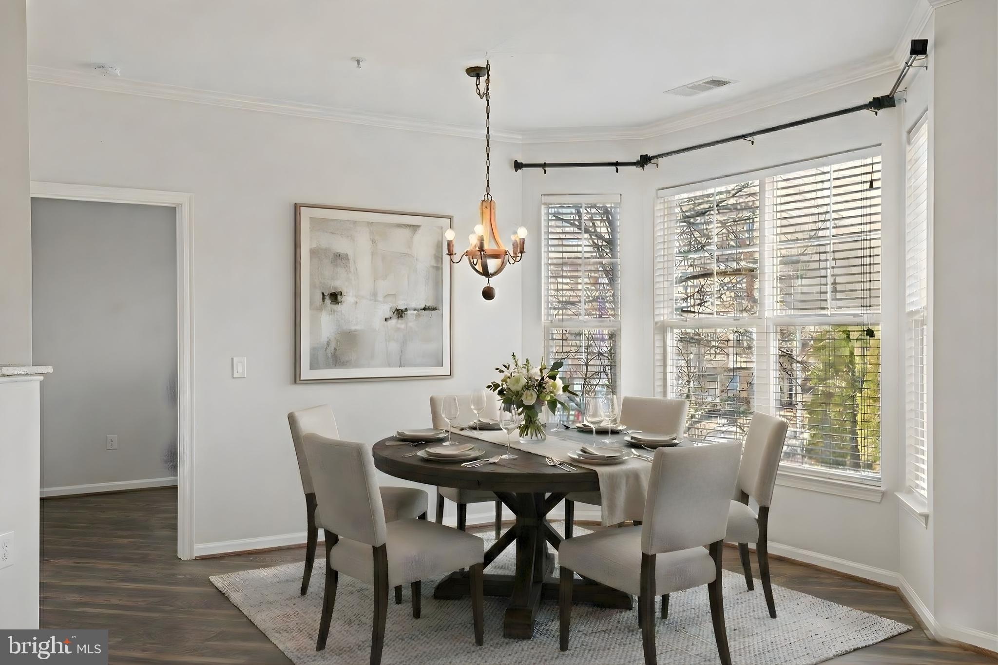 FORTNIGHTLY SQUARE - Residential