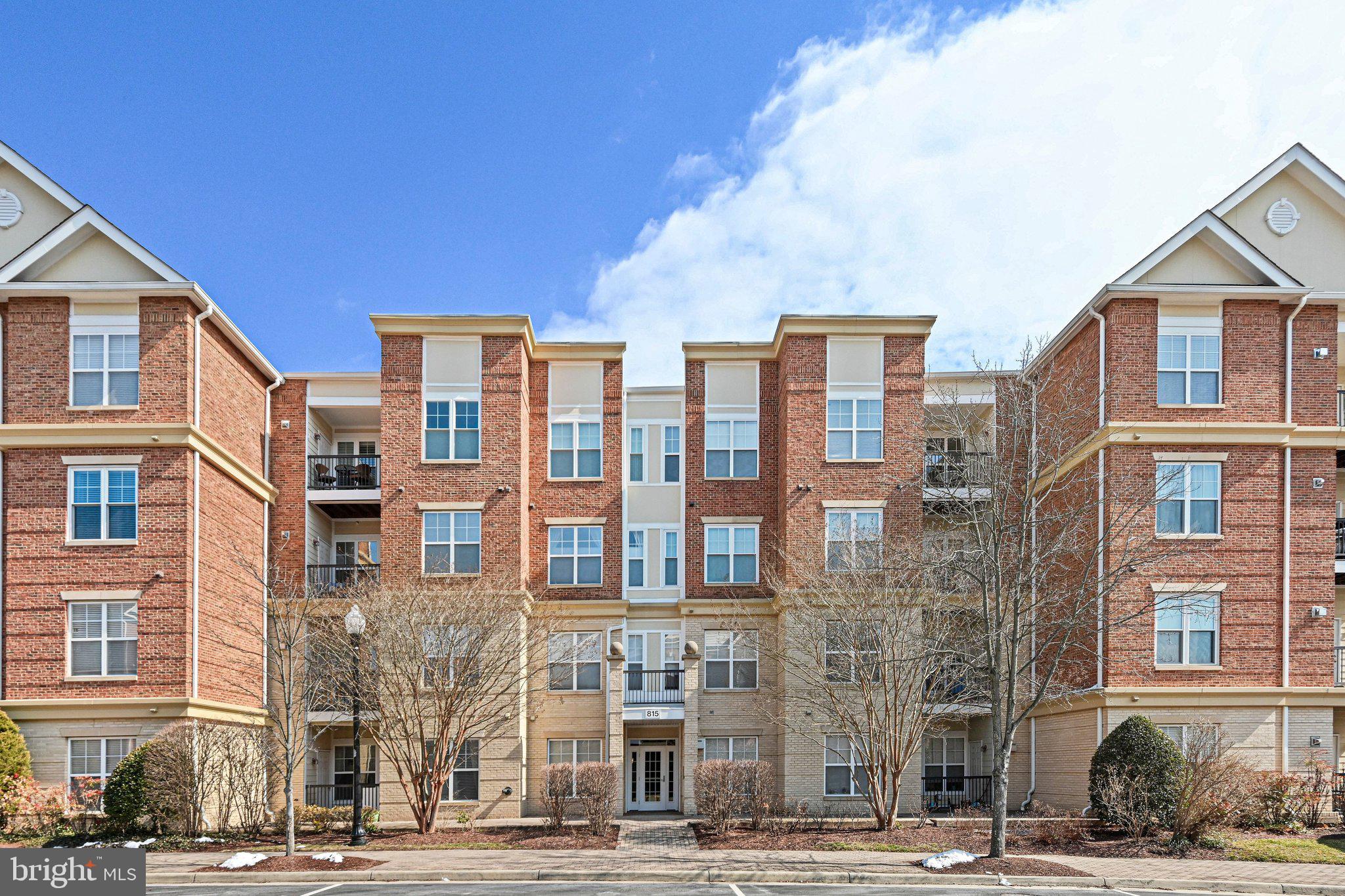 FORTNIGHTLY SQUARE - Residential