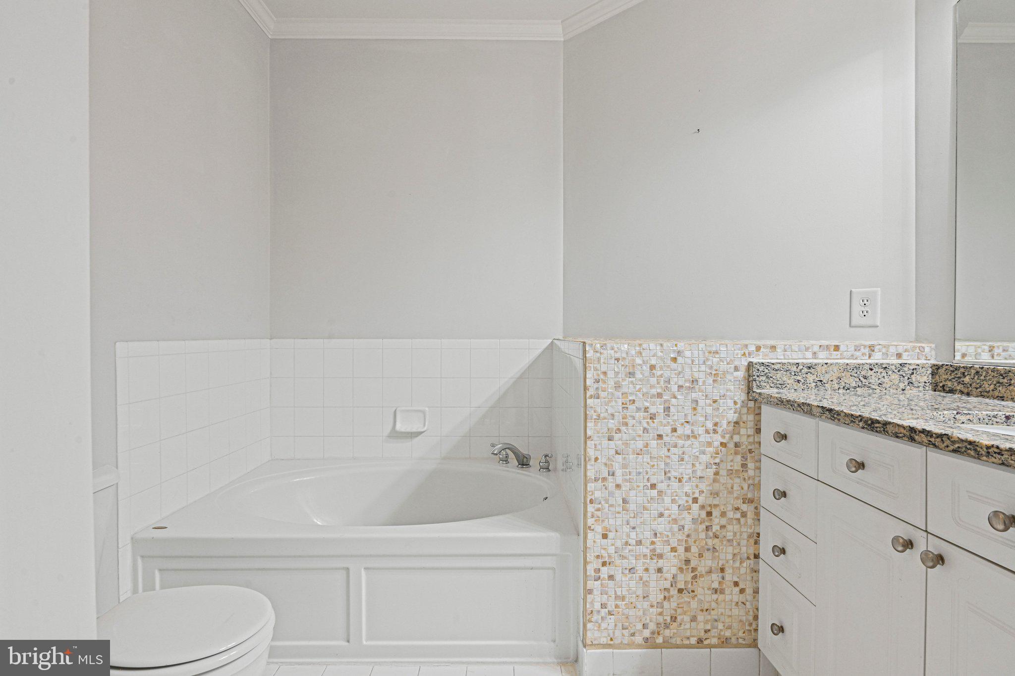 FORTNIGHTLY SQUARE - Residential