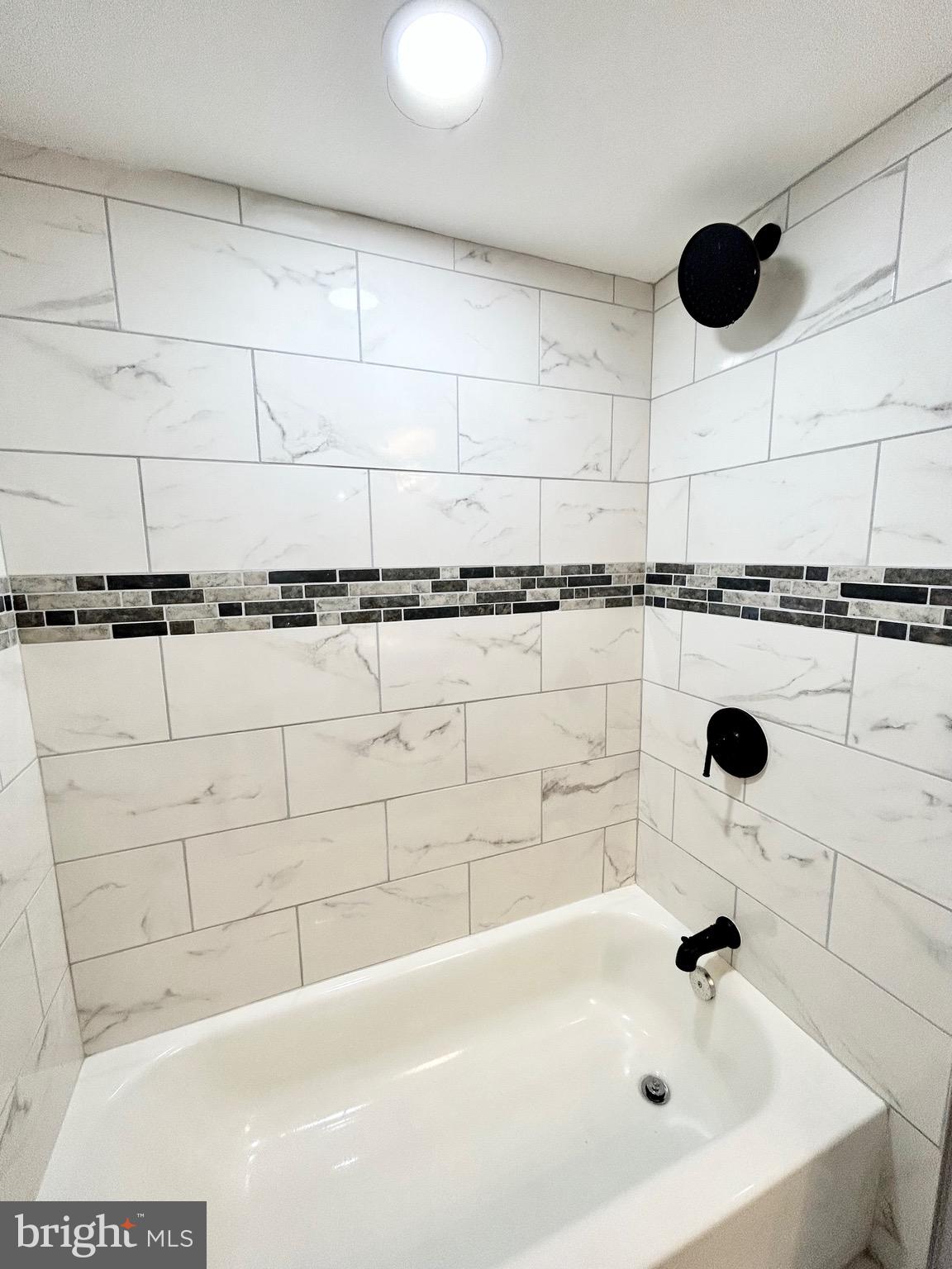 PERRING LOCH - Residential