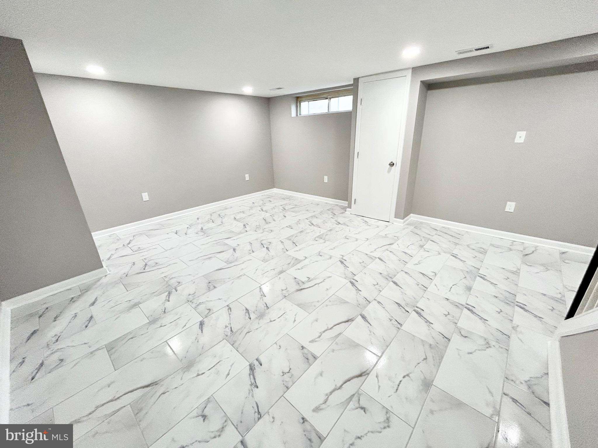 PERRING LOCH - Residential