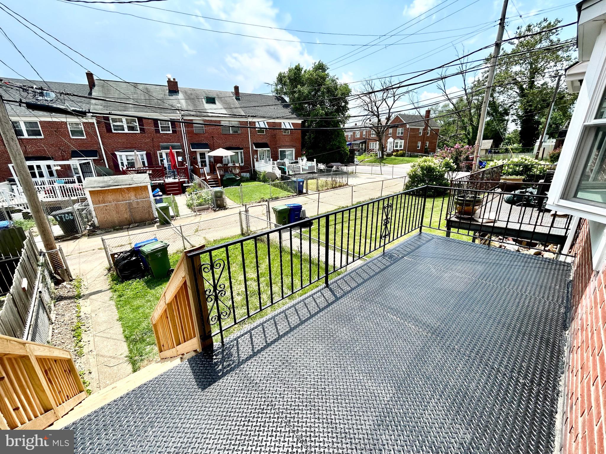 PERRING LOCH - Residential