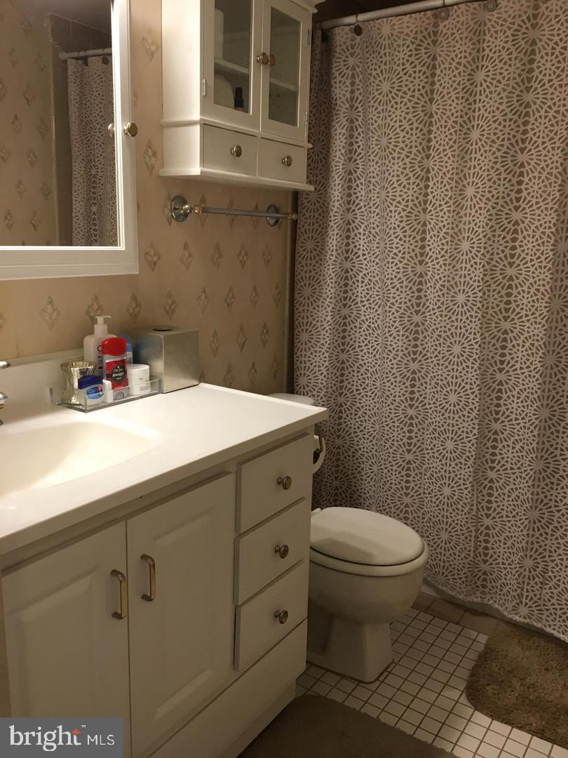 AVENUE OF THE ARTS - Residential Lease