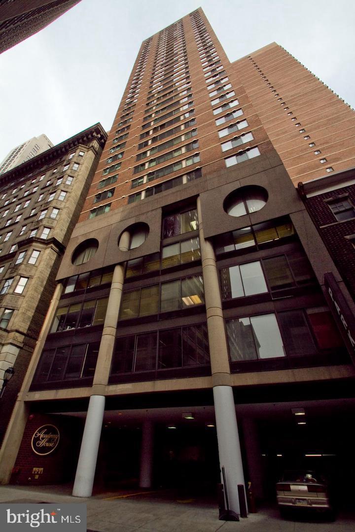 AVENUE OF THE ARTS - Residential Lease