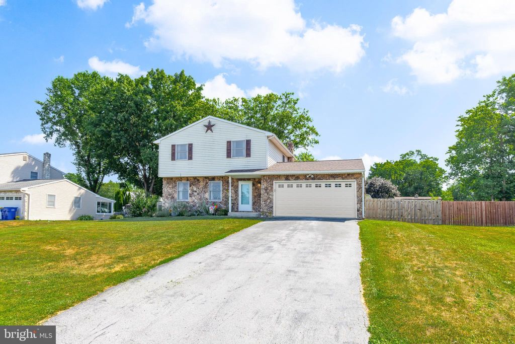 Photo of 35 Pine Tree Drive, Columbia, PA 17512 (MLS # PALA2053302)