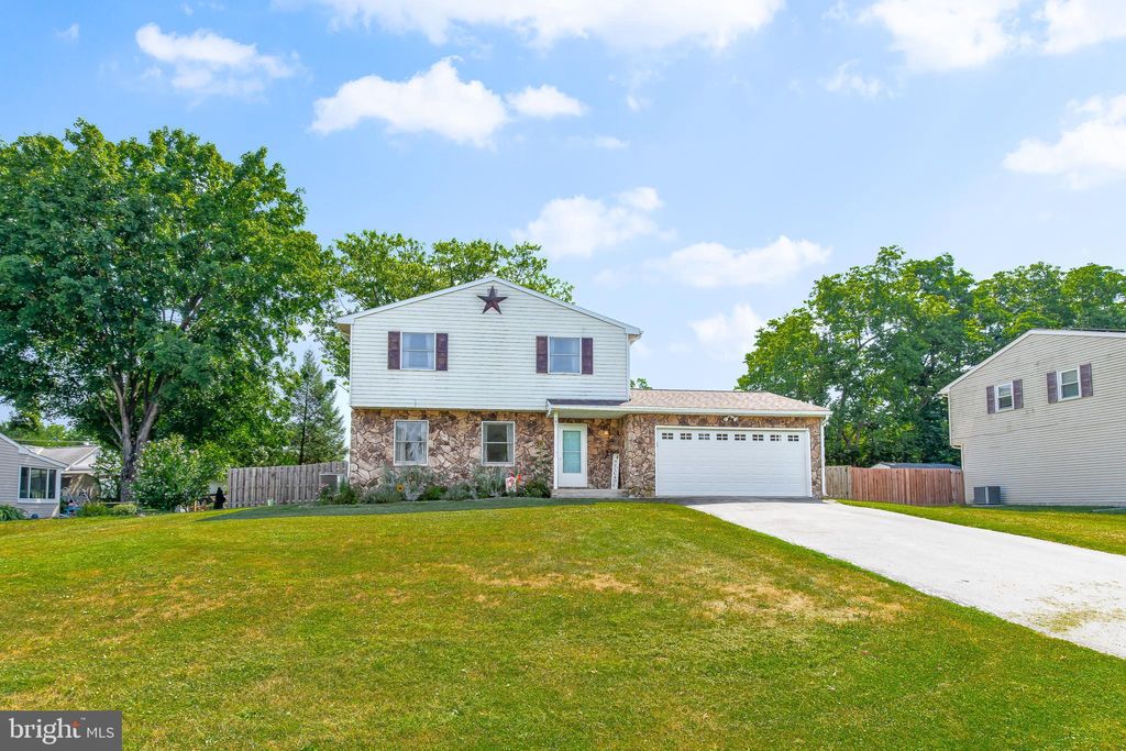 Photo of 35 Pine Tree Drive, Columbia, PA 17512 (MLS # PALA2053302)