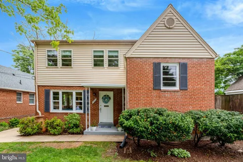 1807 N Barton Street, Arlington, VA MLS: VAAR2057256