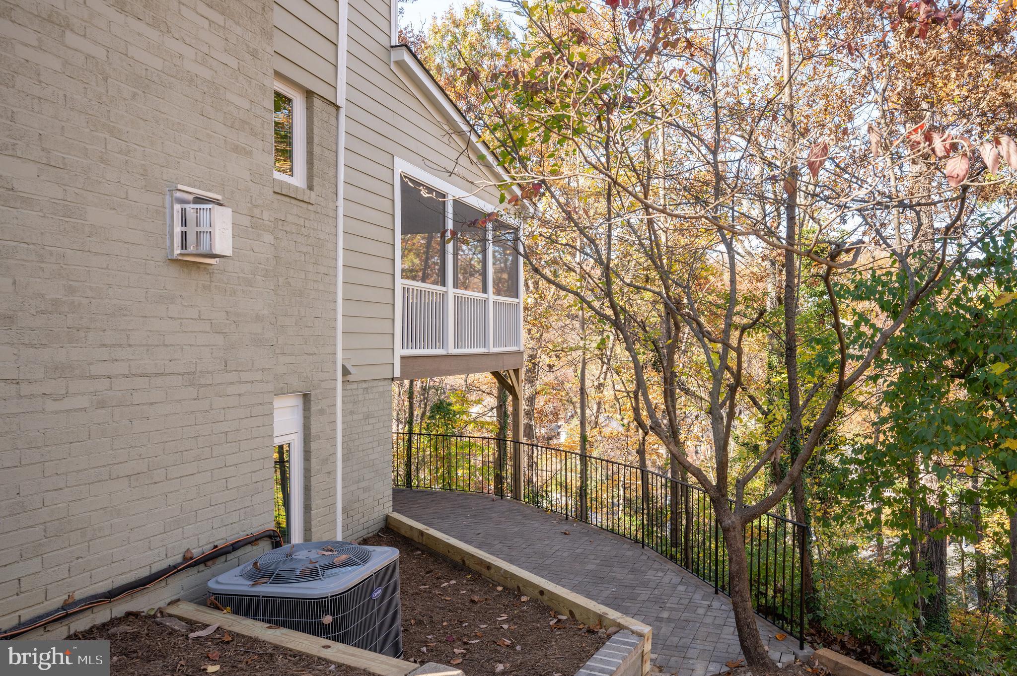 BEVERLY HILLS - Residential