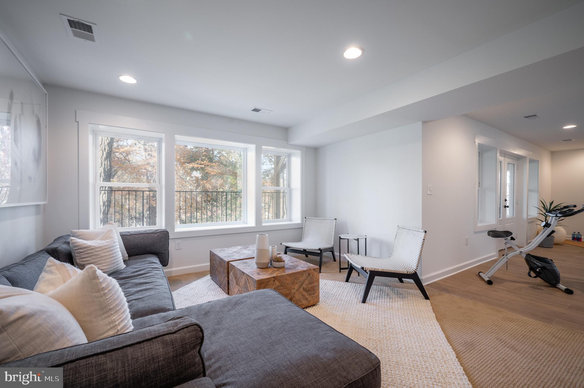 BEVERLY HILLS - Residential