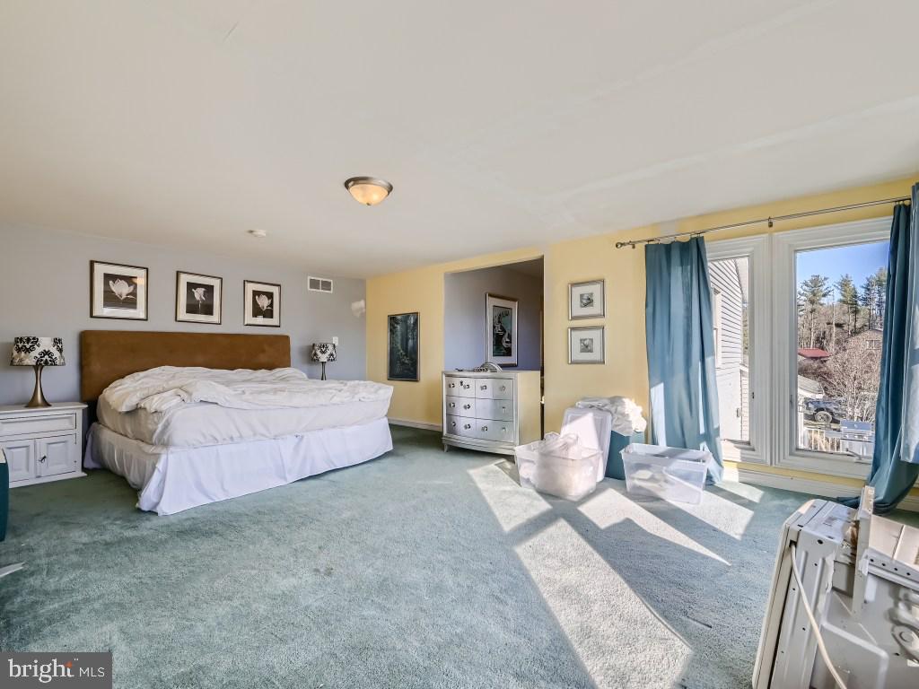 FRIENDSHIP MANOR - Residential