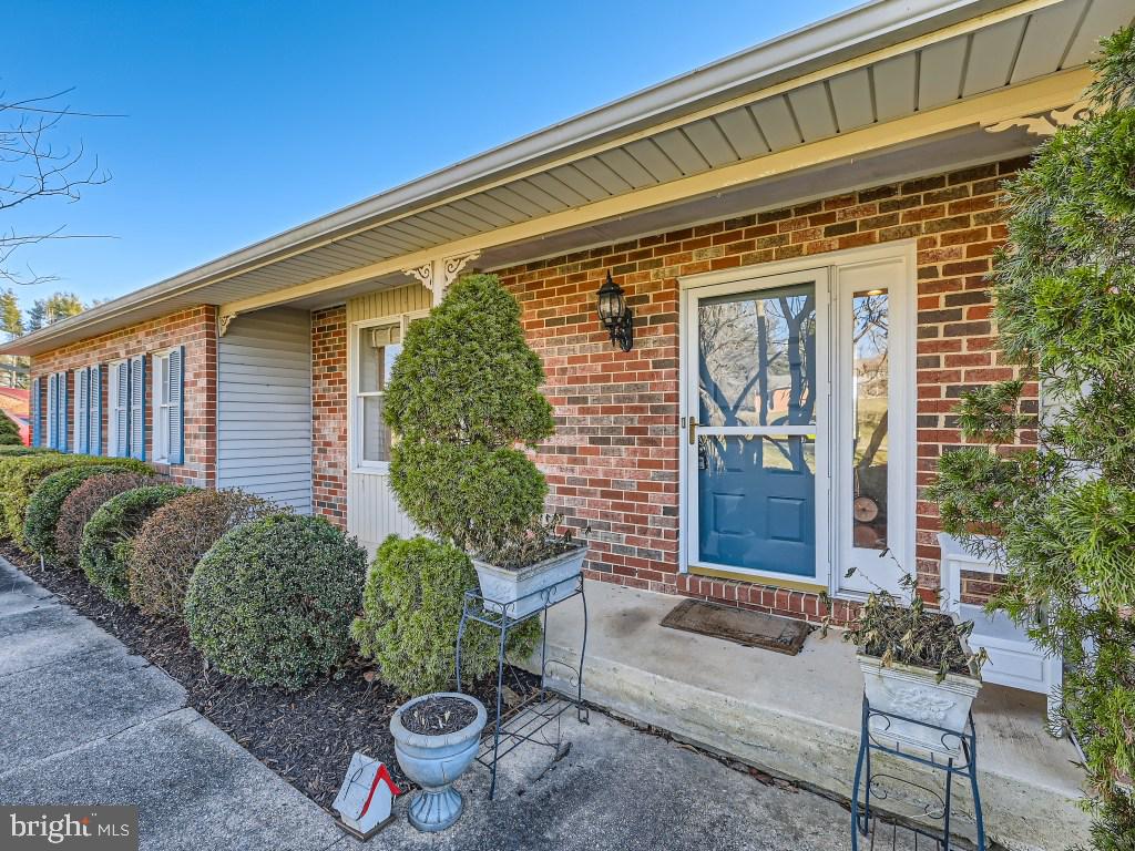 FRIENDSHIP MANOR - Residential