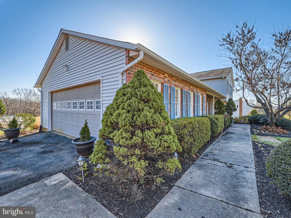 FRIENDSHIP MANOR - Residential