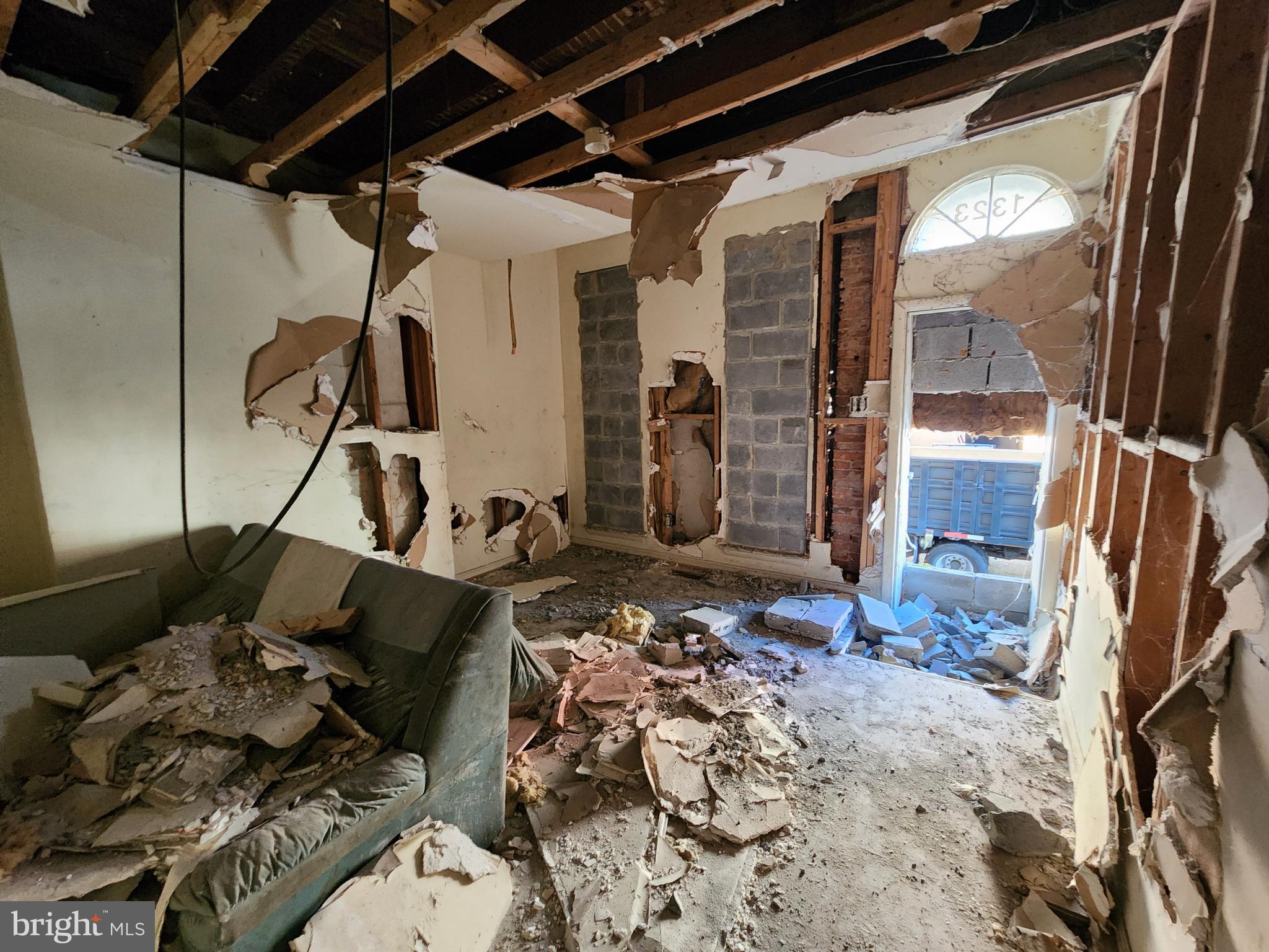 SANDTOWN-WINCHESTER - Residential