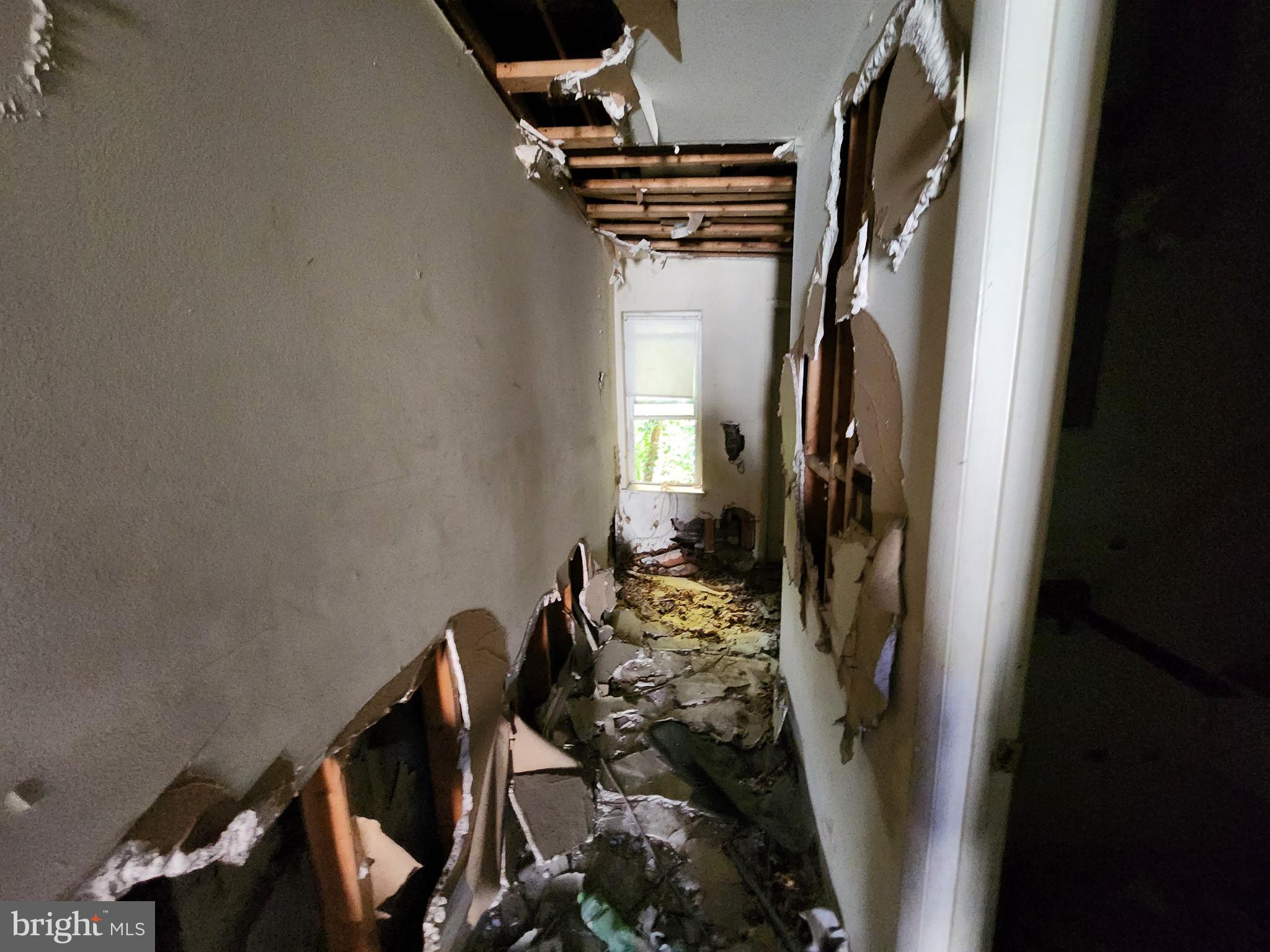 SANDTOWN-WINCHESTER - Residential