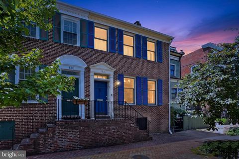 Photo of 122 N West Street, ALEXANDRIA, VA 22314 (MLS # VAAX2058892)