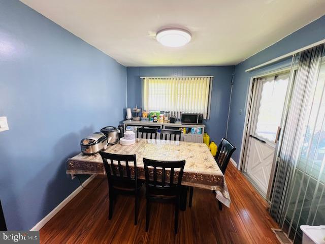HOLLY MANOR - Residential