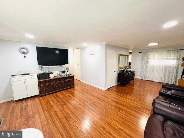 HOLLY MANOR - Residential