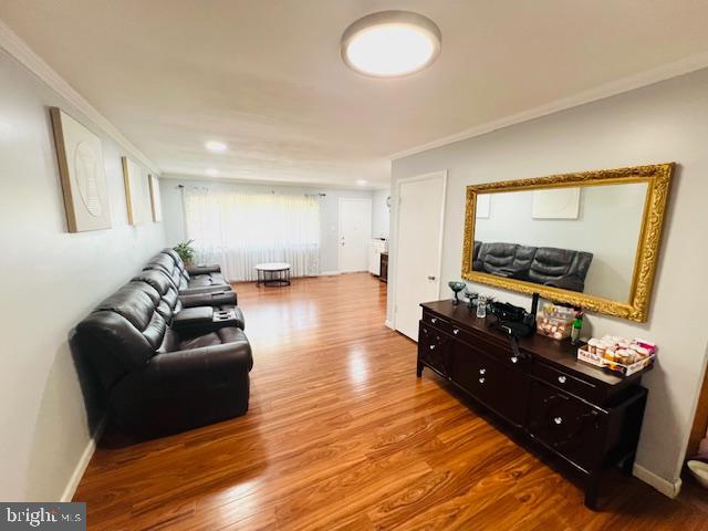 HOLLY MANOR - Residential
