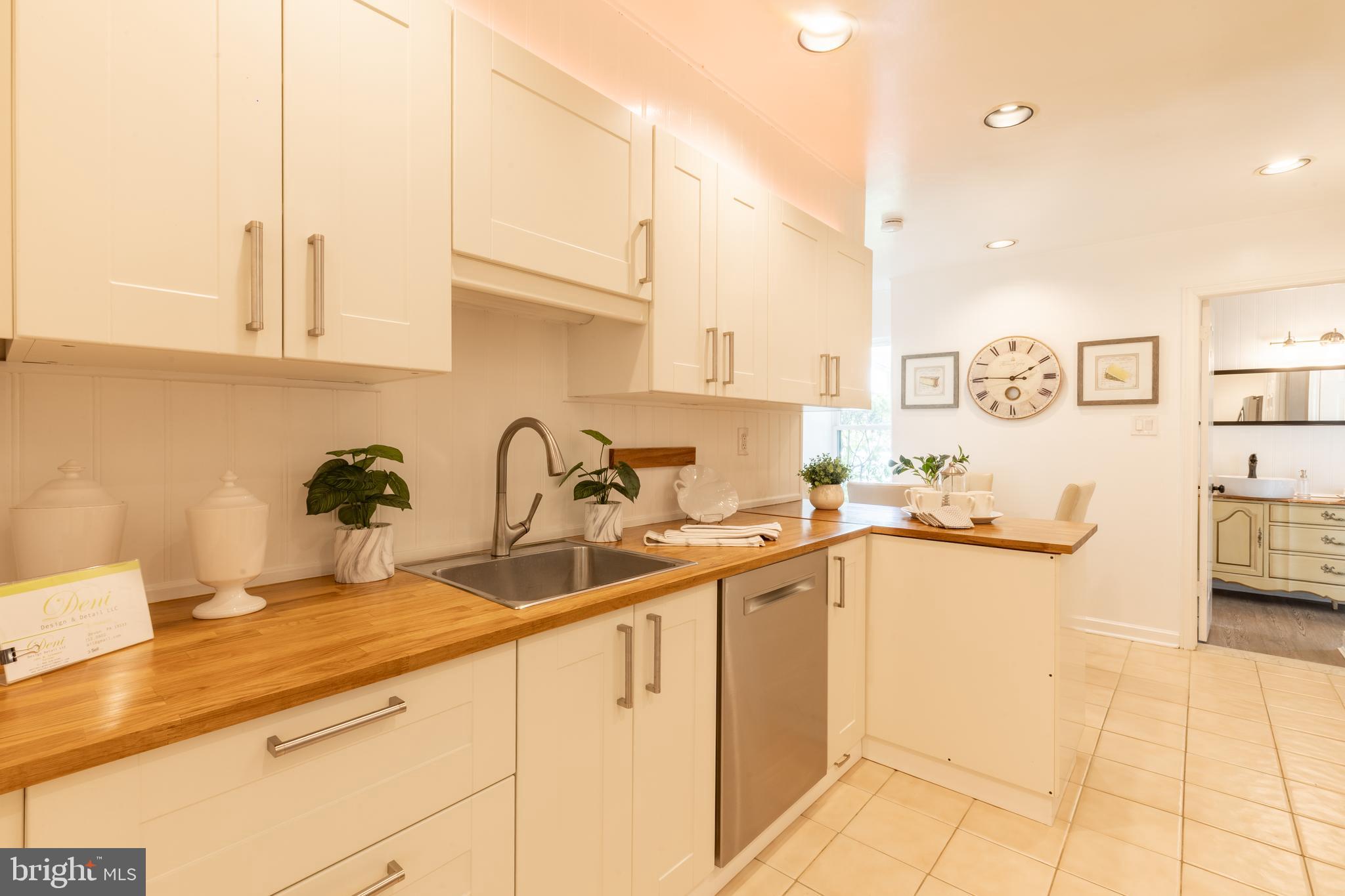 OAK KNOLL - Residential