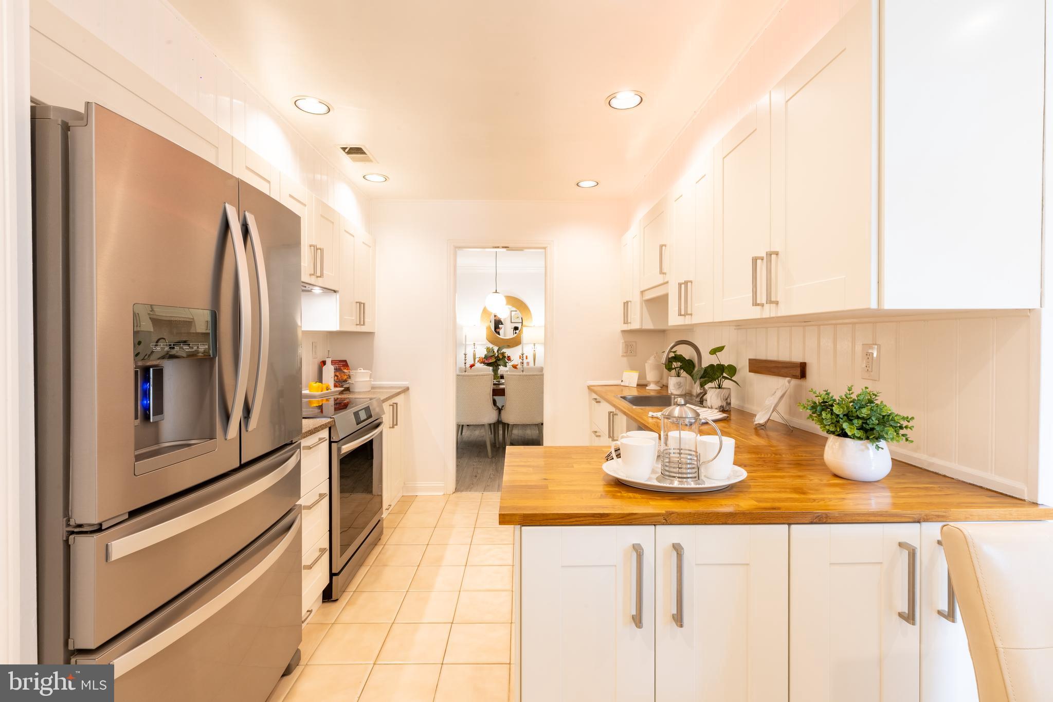 OAK KNOLL - Residential