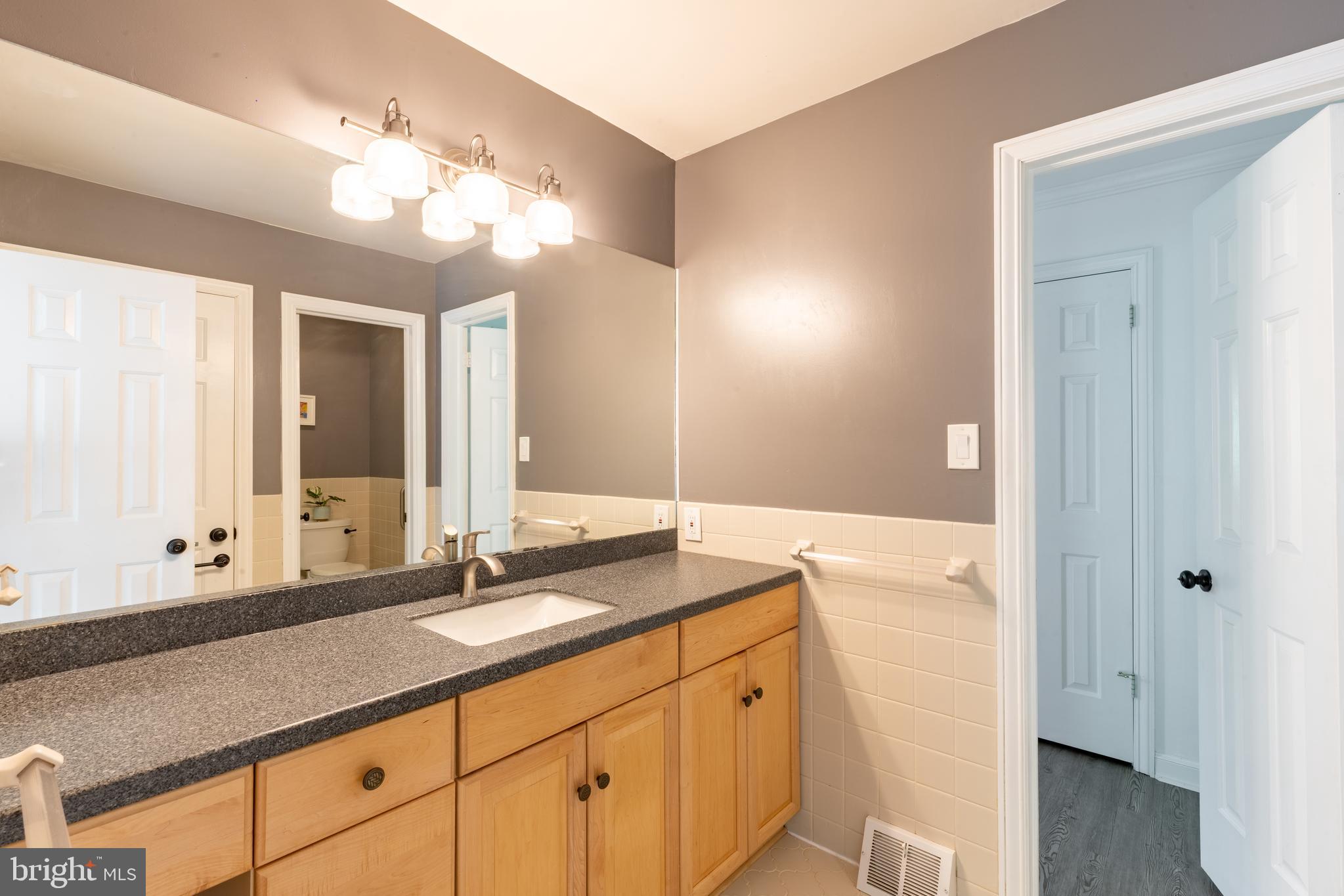 OAK KNOLL - Residential