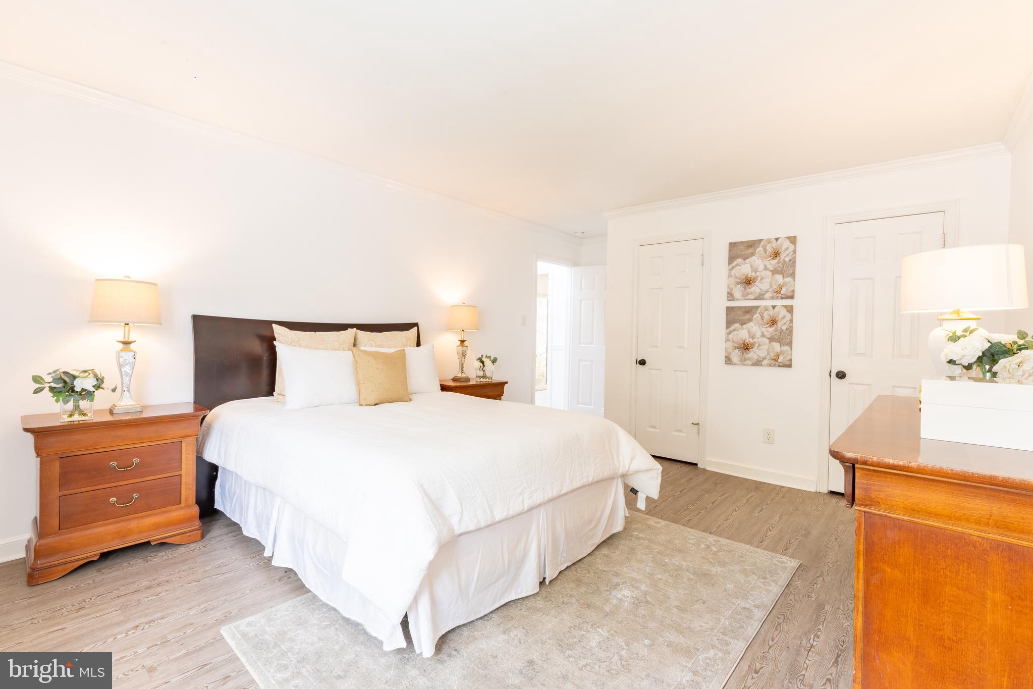 OAK KNOLL - Residential