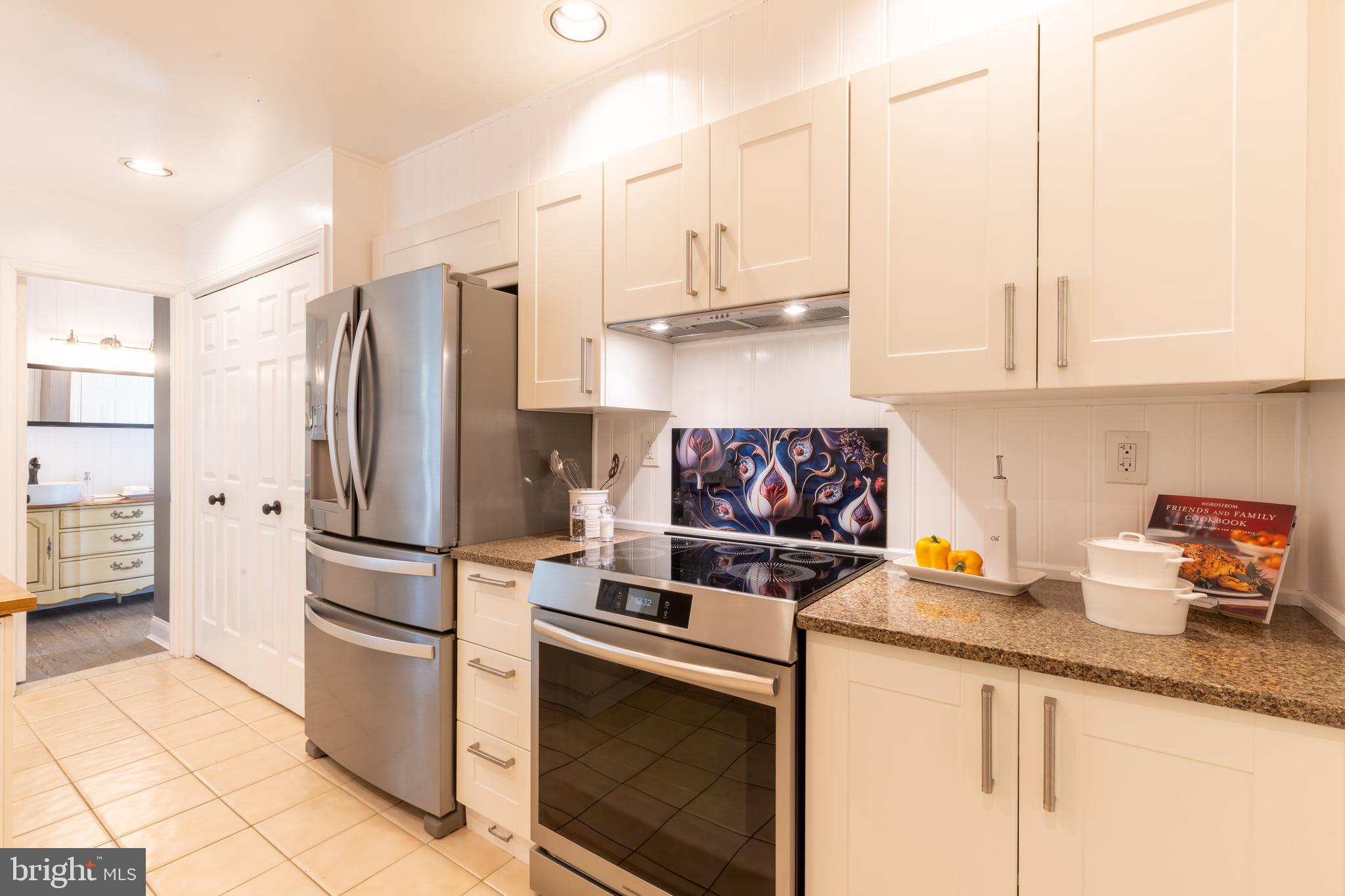 OAK KNOLL - Residential