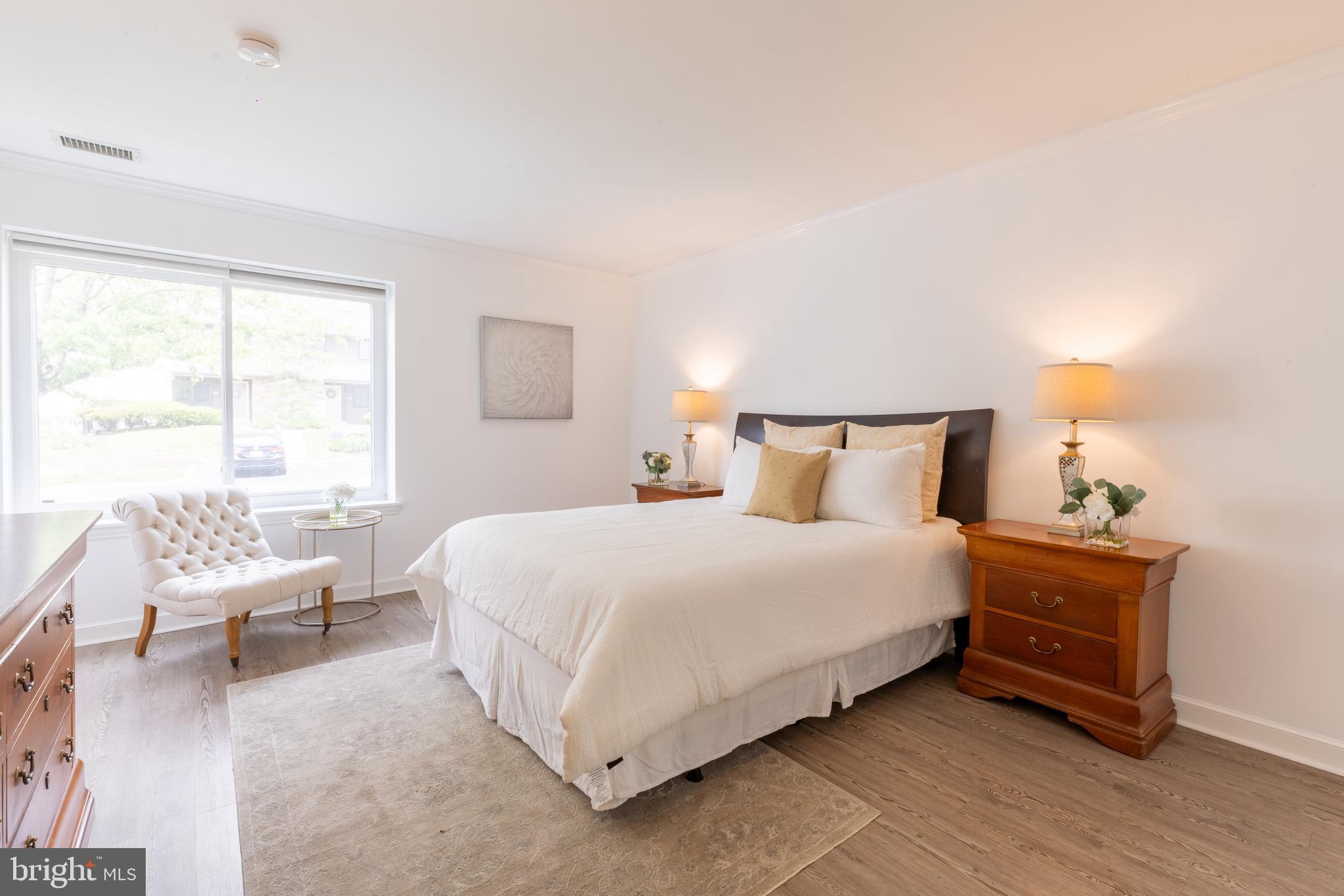 OAK KNOLL - Residential