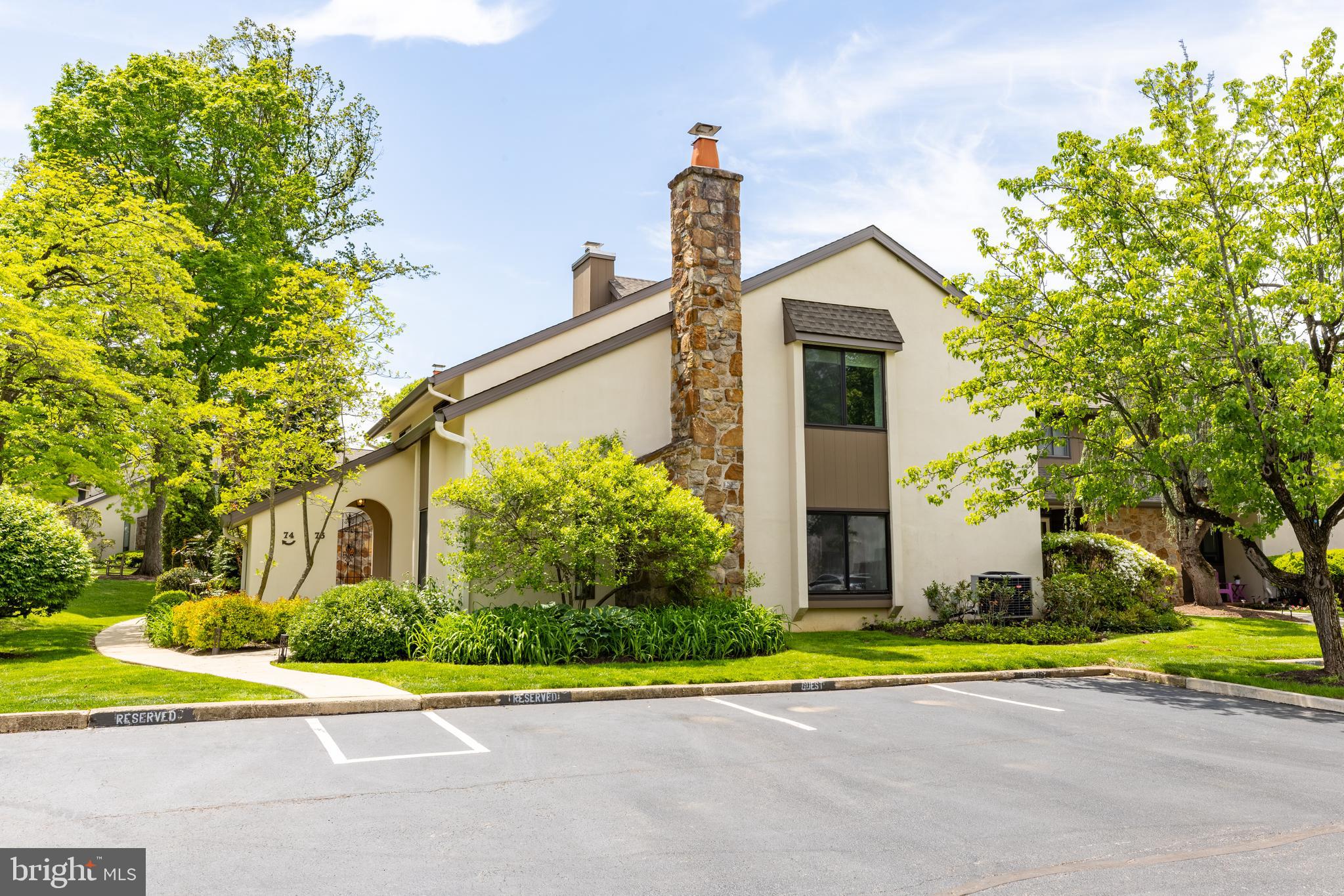 OAK KNOLL - Residential