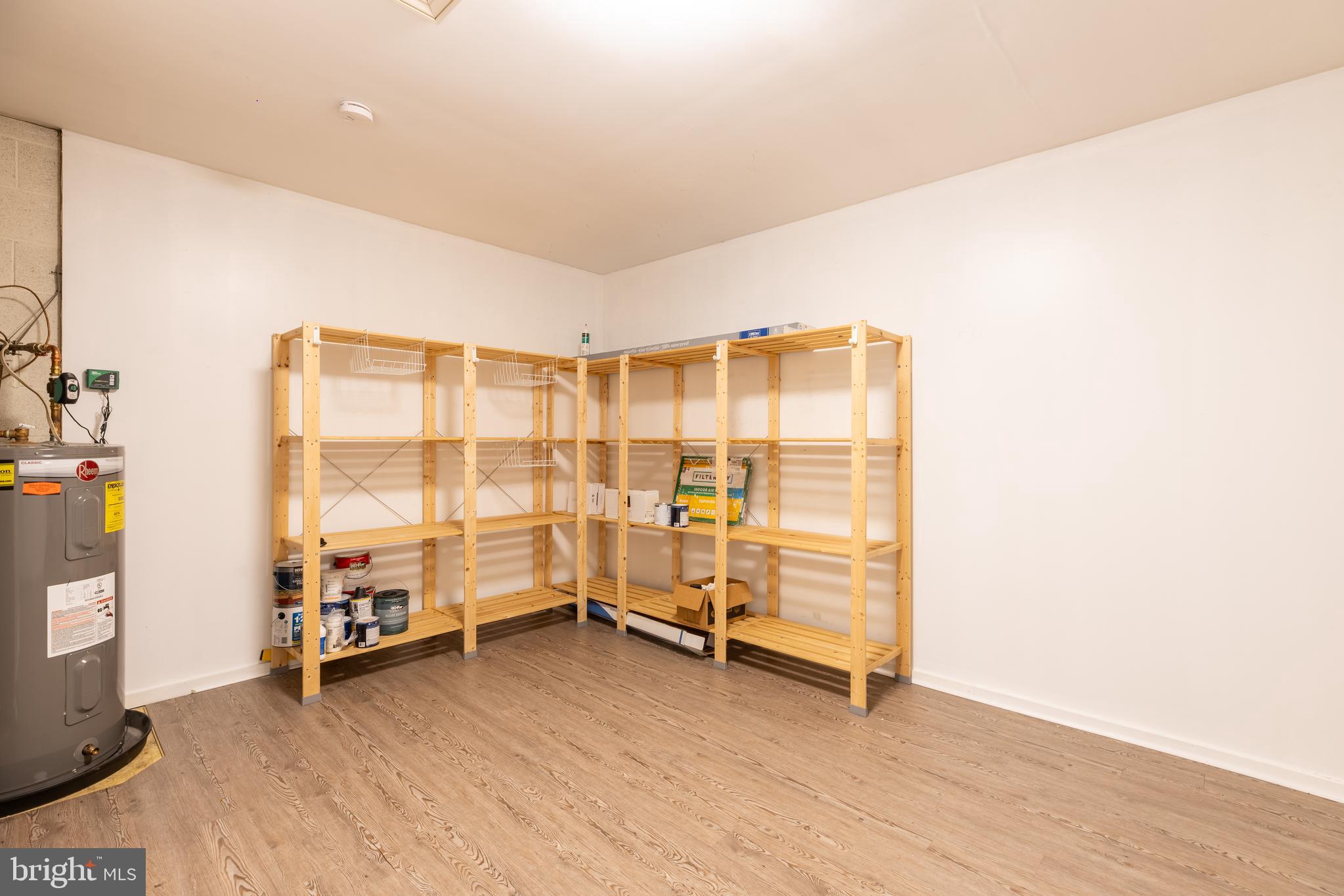 OAK KNOLL - Residential
