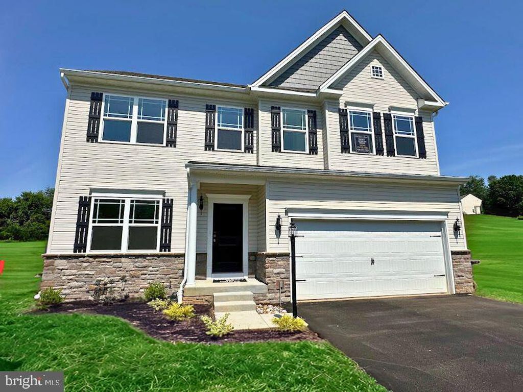 Photo of 3184 Old Dutch Lane, YORK, PA 17402 (MLS # PAYK2091024)